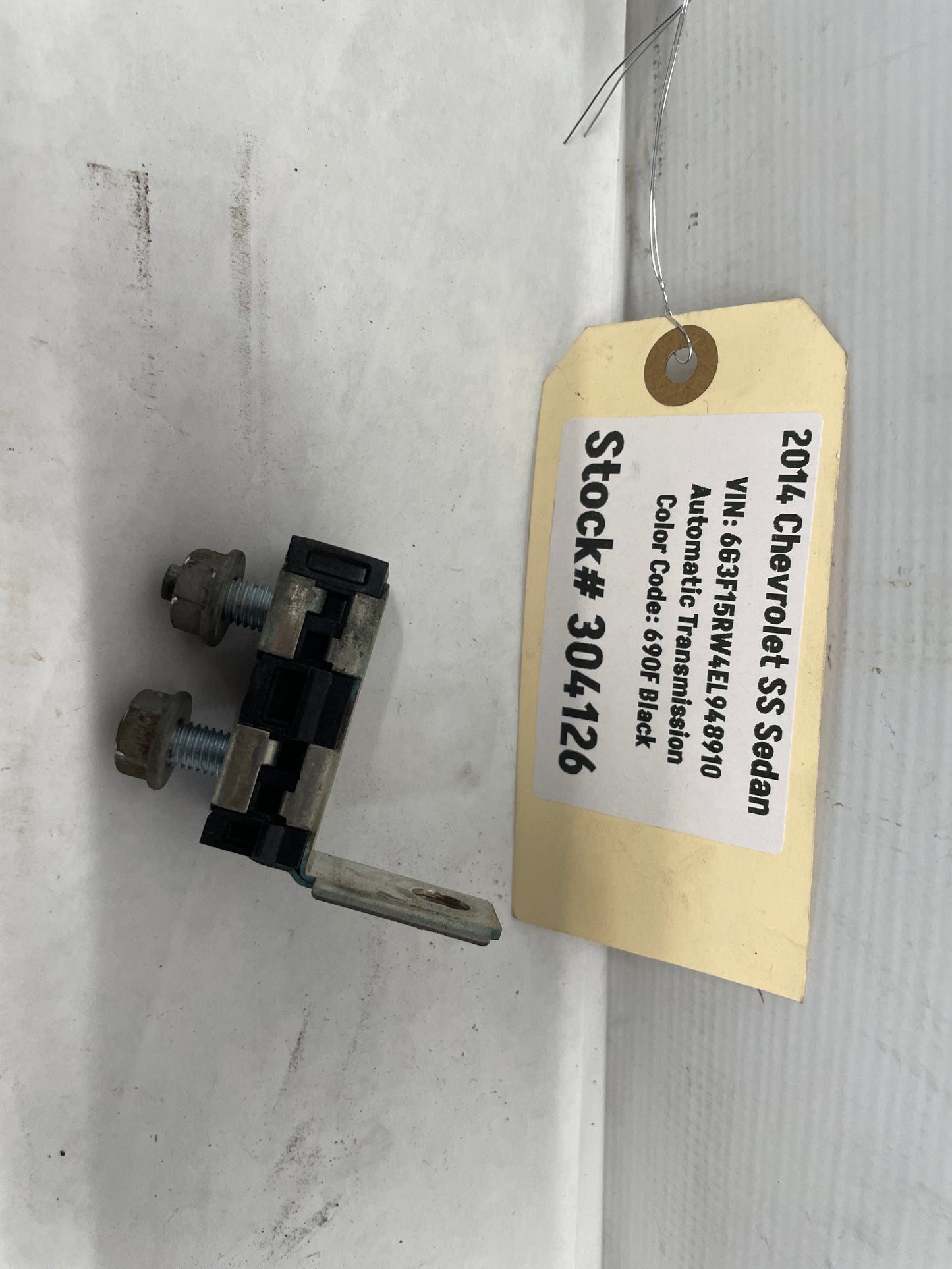 2014 Chevy SS Sedan Jump Starter Post Positive Battery Circuit Fuse OEM - Day's Parts Yard