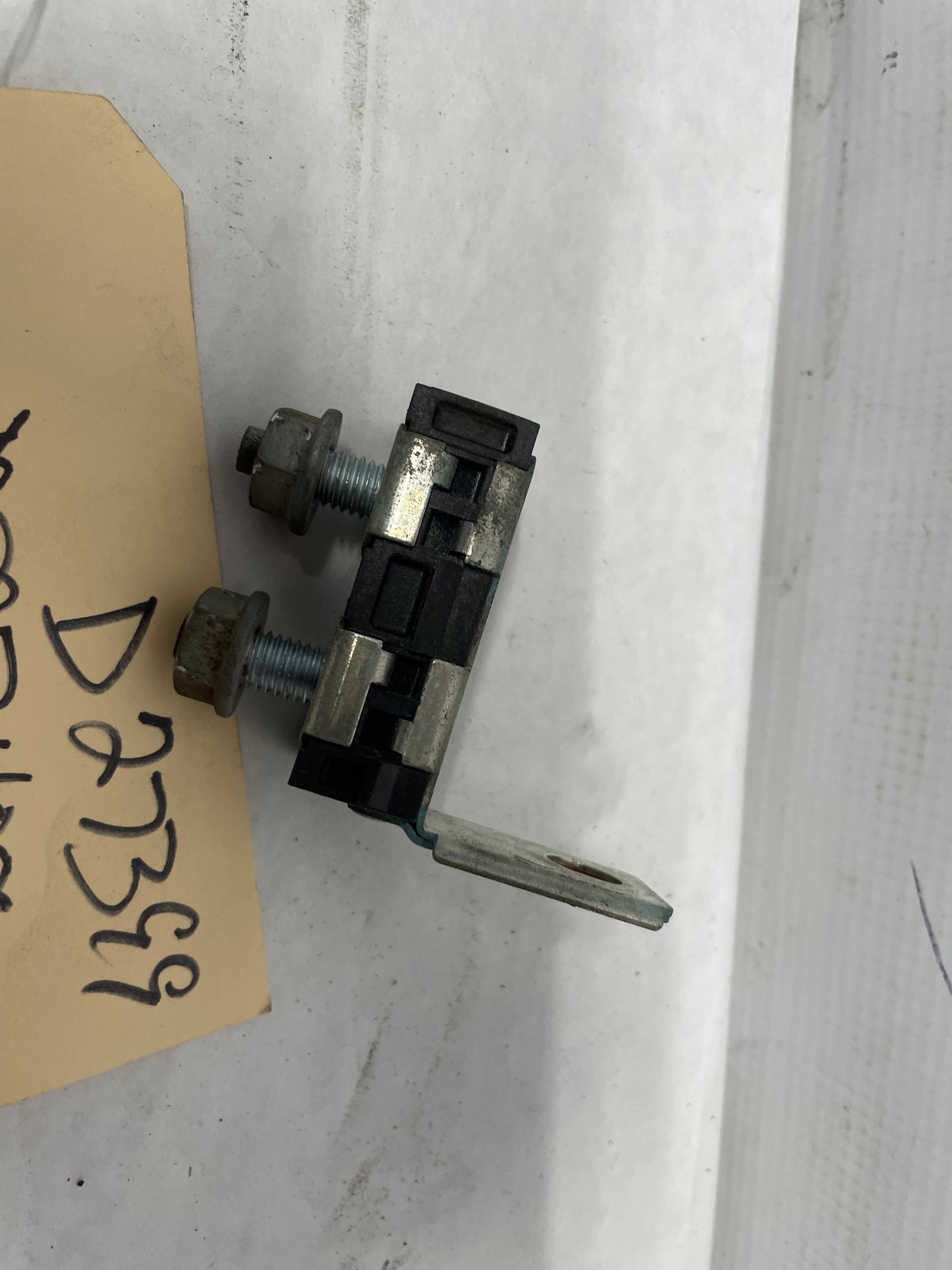 2014 Chevy SS Sedan Jump Starter Post Positive Battery Circuit Fuse OEM - Day's Parts Yard