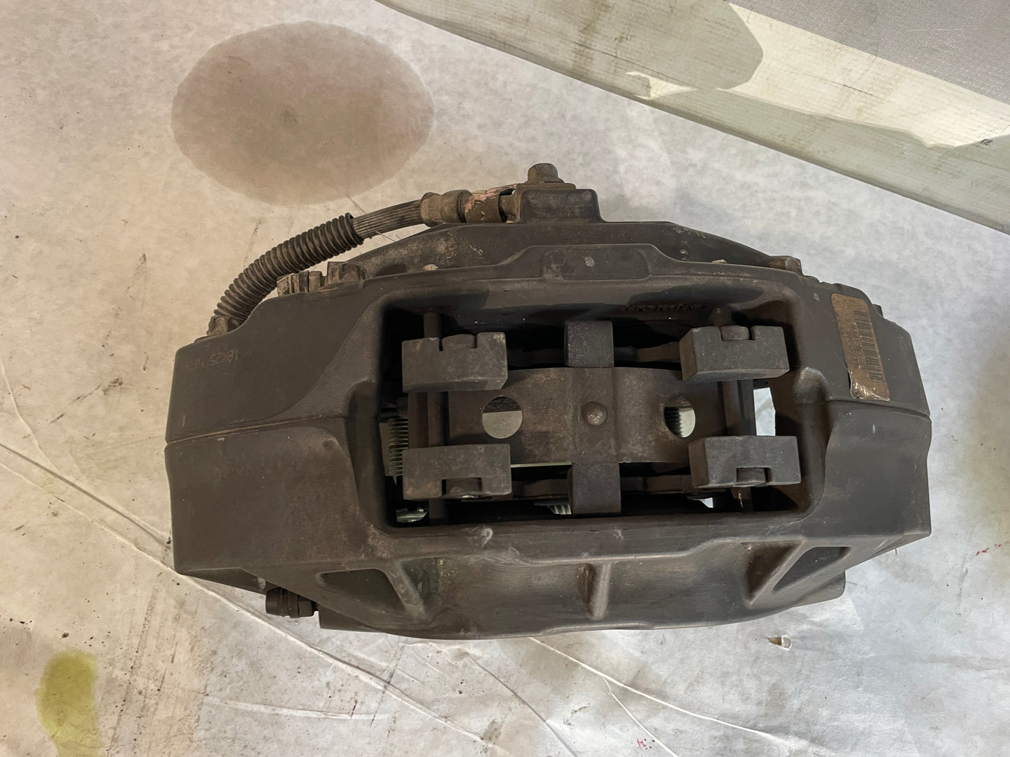 2019 Chevy Camaro SS Front and Rear Brembo Brake Calipers OEM