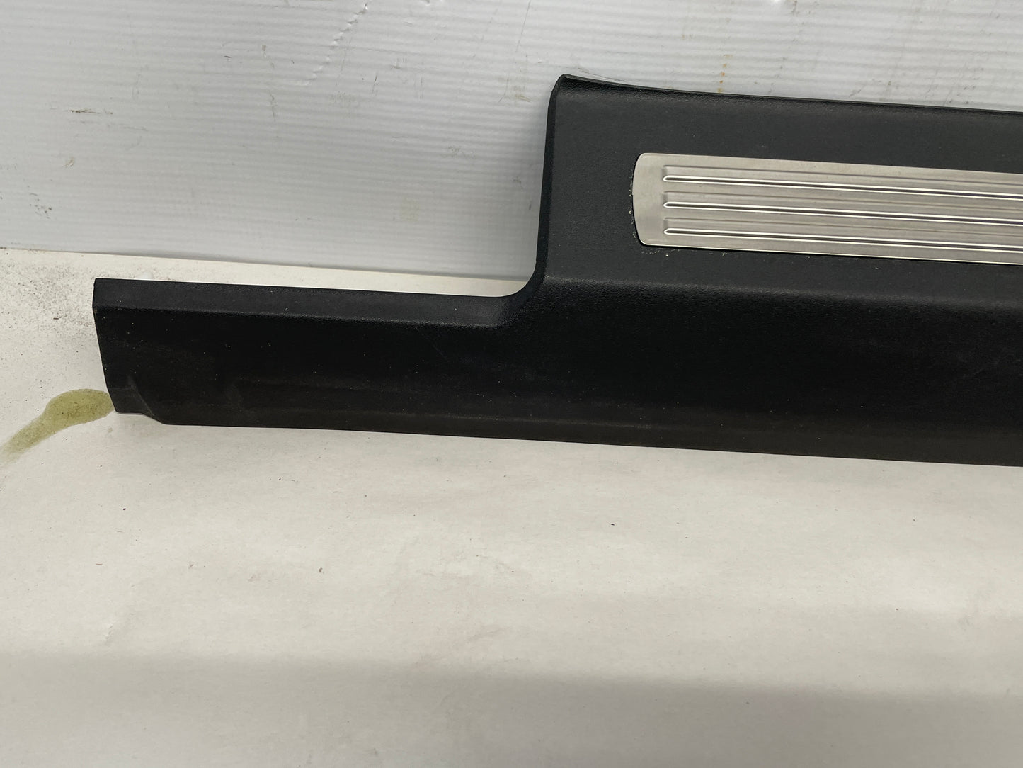 2015 Chevy SS Sedan LH Driver Front Scuff Sill Plate Panel OEM - Day's Parts Yard