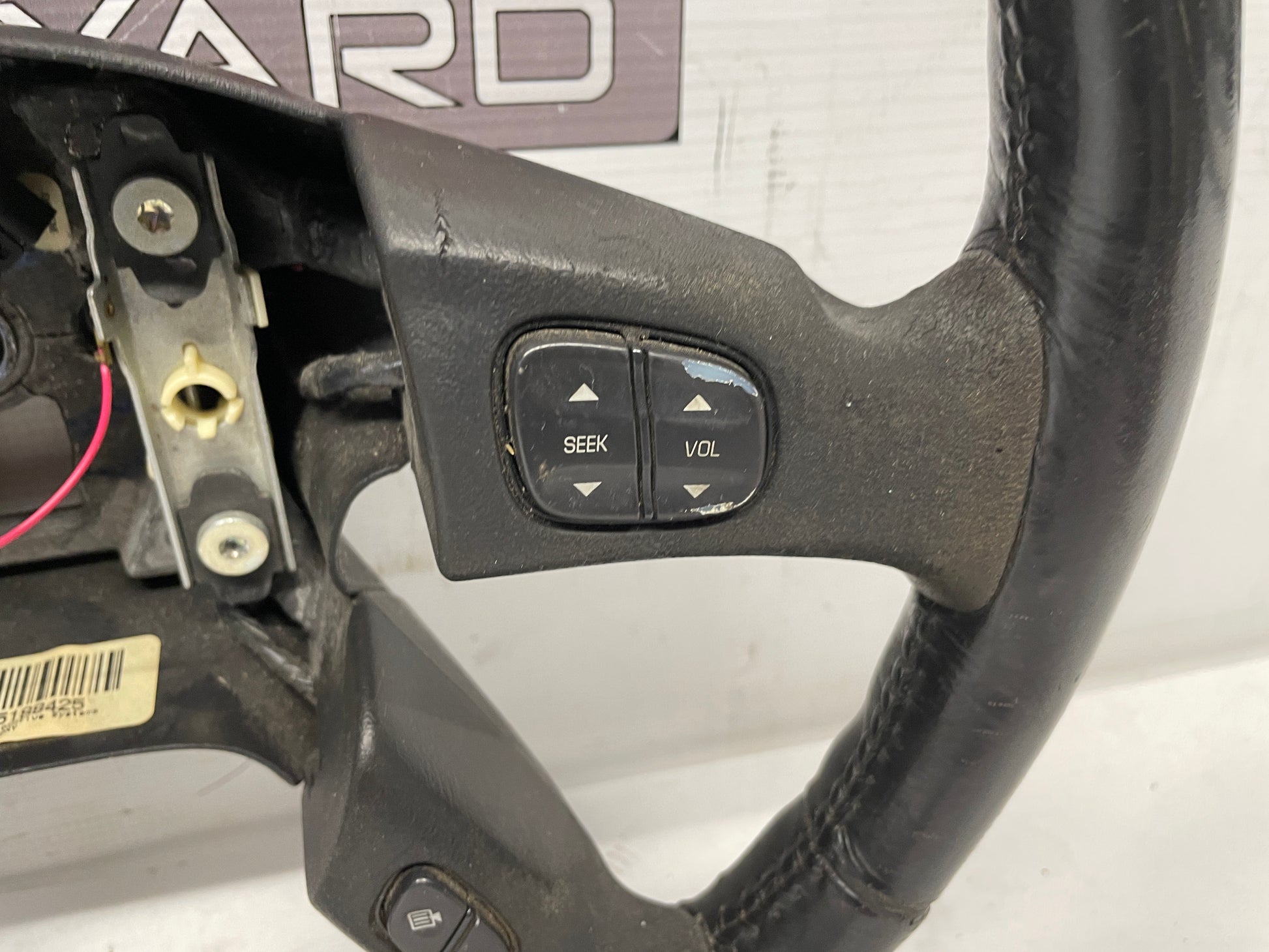 2004 GMC Sierra K1500 Steering Wheel w/ Buttons Controls OEM - Day's Parts Yard