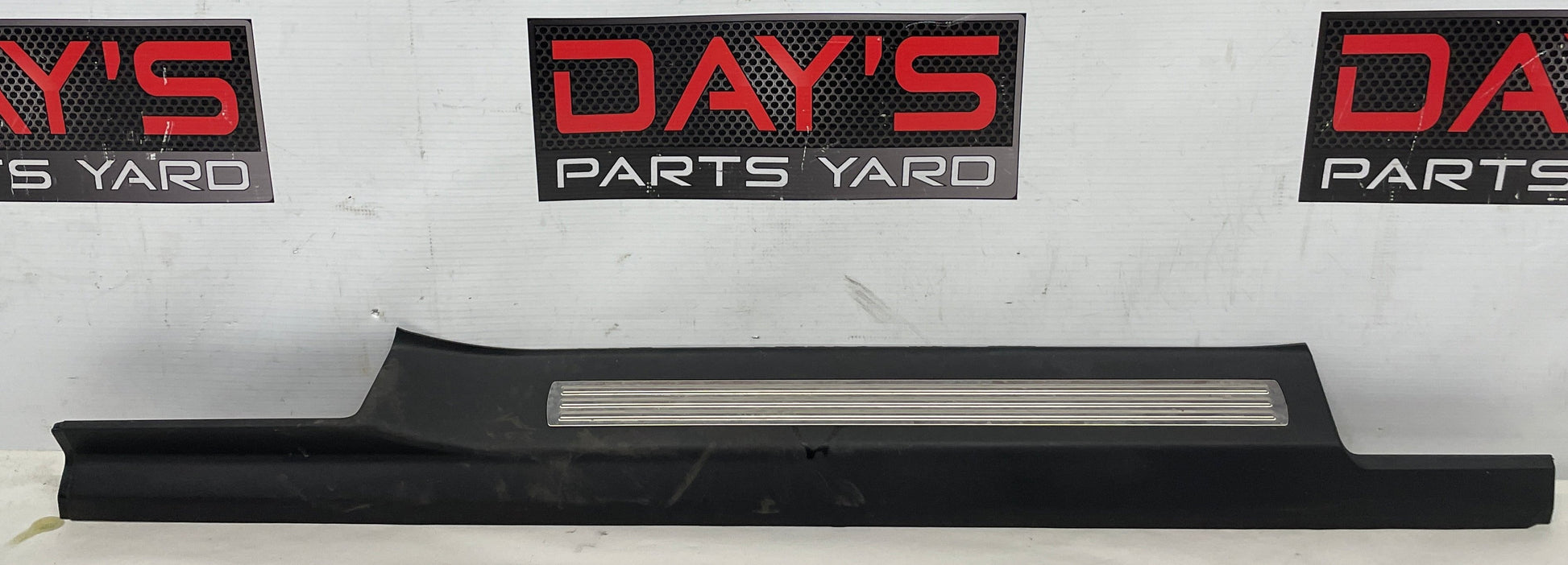 2015 Chevy SS Sedan RH Passenger Front Scuff Sill Plate OEM - Day's Parts Yard