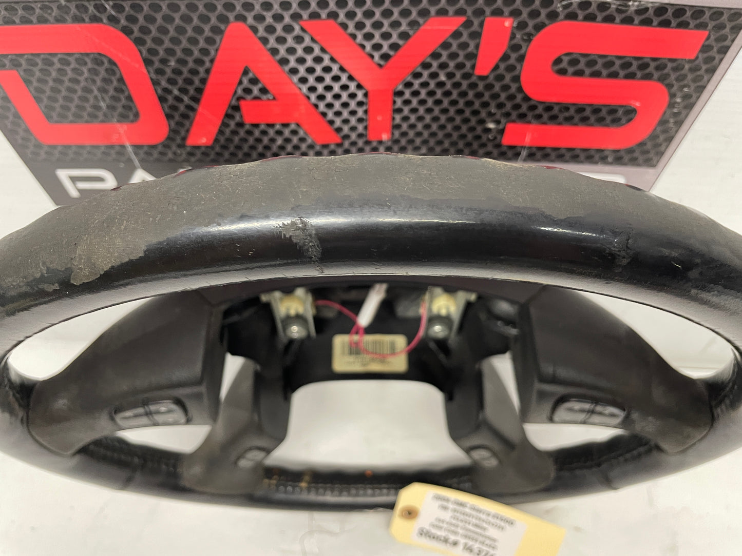2004 GMC Sierra K1500 Steering Wheel w/ Buttons Controls OEM - Day's Parts Yard