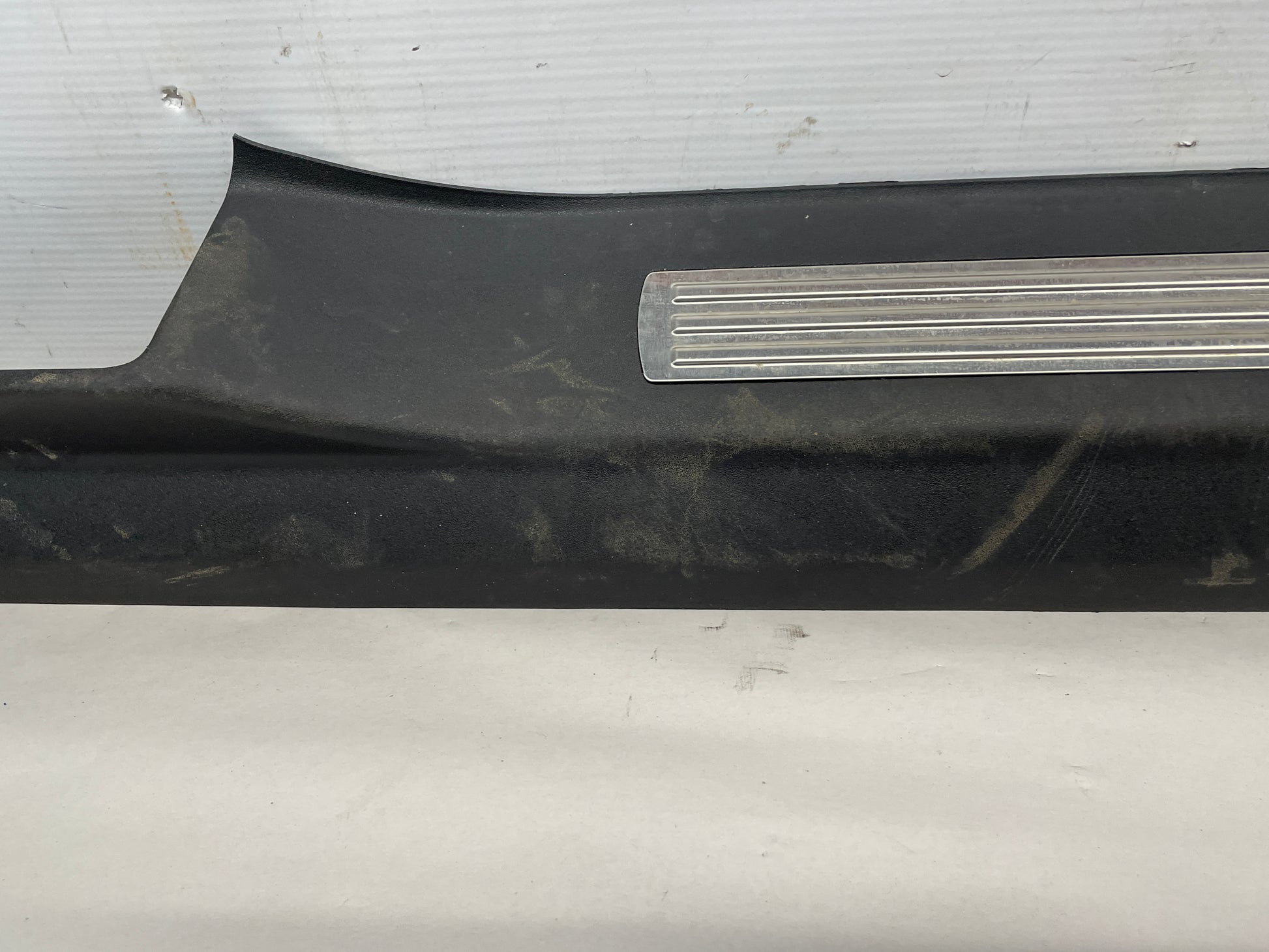 2015 Chevy SS Sedan RH Passenger Front Scuff Sill Plate OEM - Day's Parts Yard