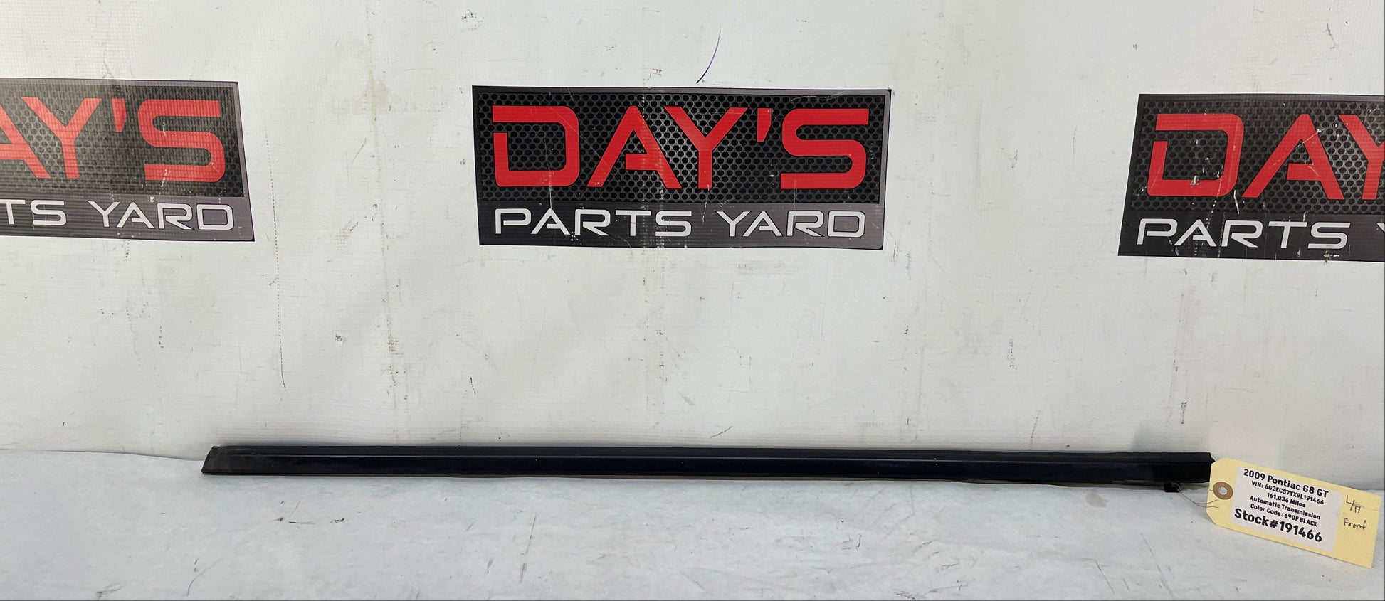 2009 Pontiac G8 GT LH Driver Front Window Door Belt Reveal Molding Trim Black OEM - Day's Parts Yard