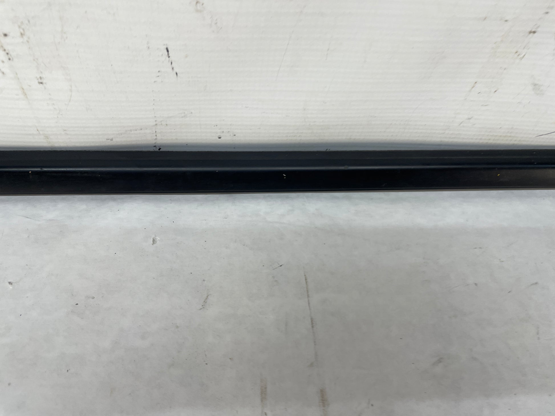 2009 Pontiac G8 GT LH Driver Front Window Door Belt Reveal Molding Trim Black OEM - Day's Parts Yard