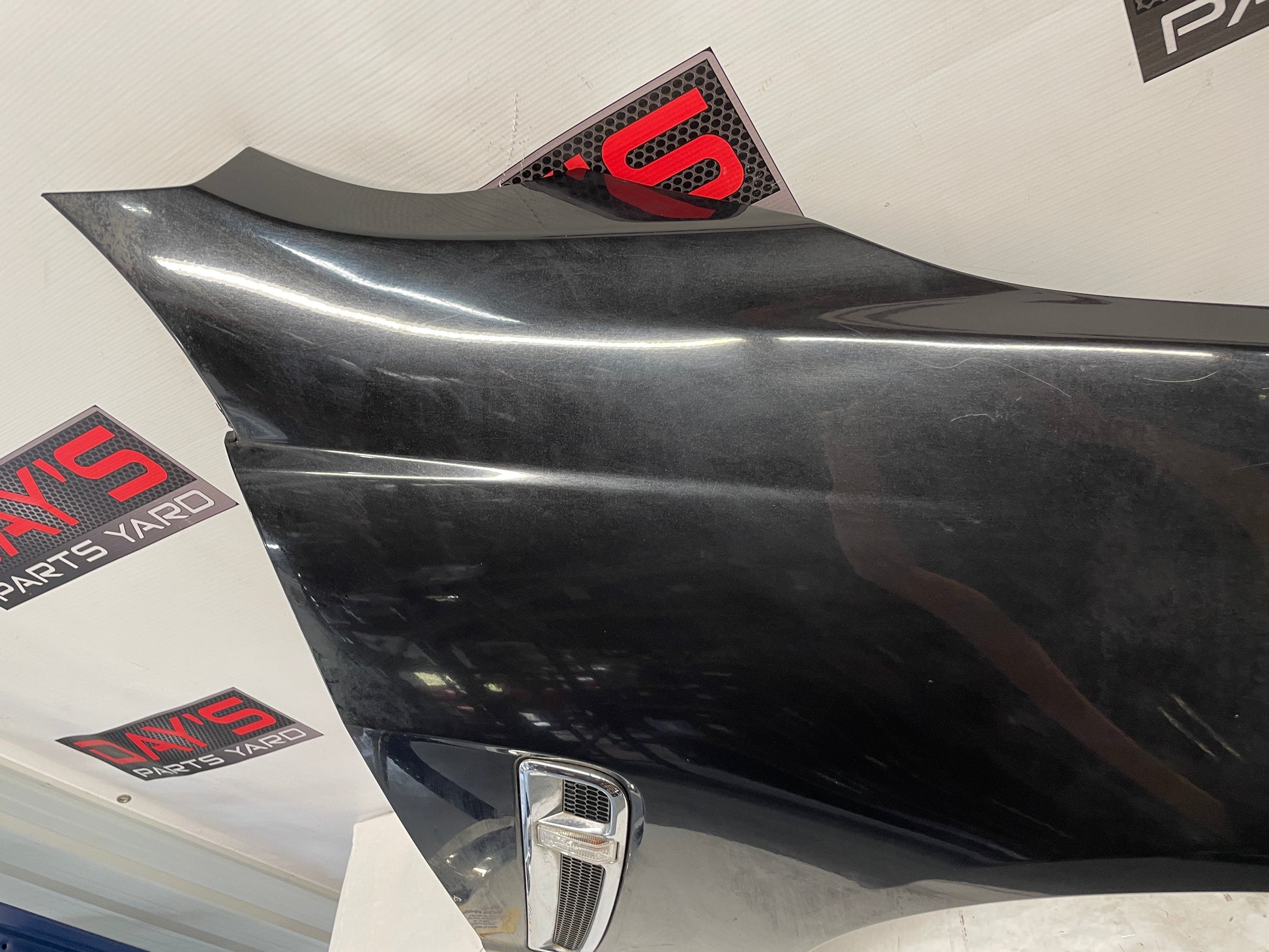 2014 Chevy SS Sedan RH Passenger Fender w/ Marker Light Fender Guide Bracket OEM - Day's Parts Yard