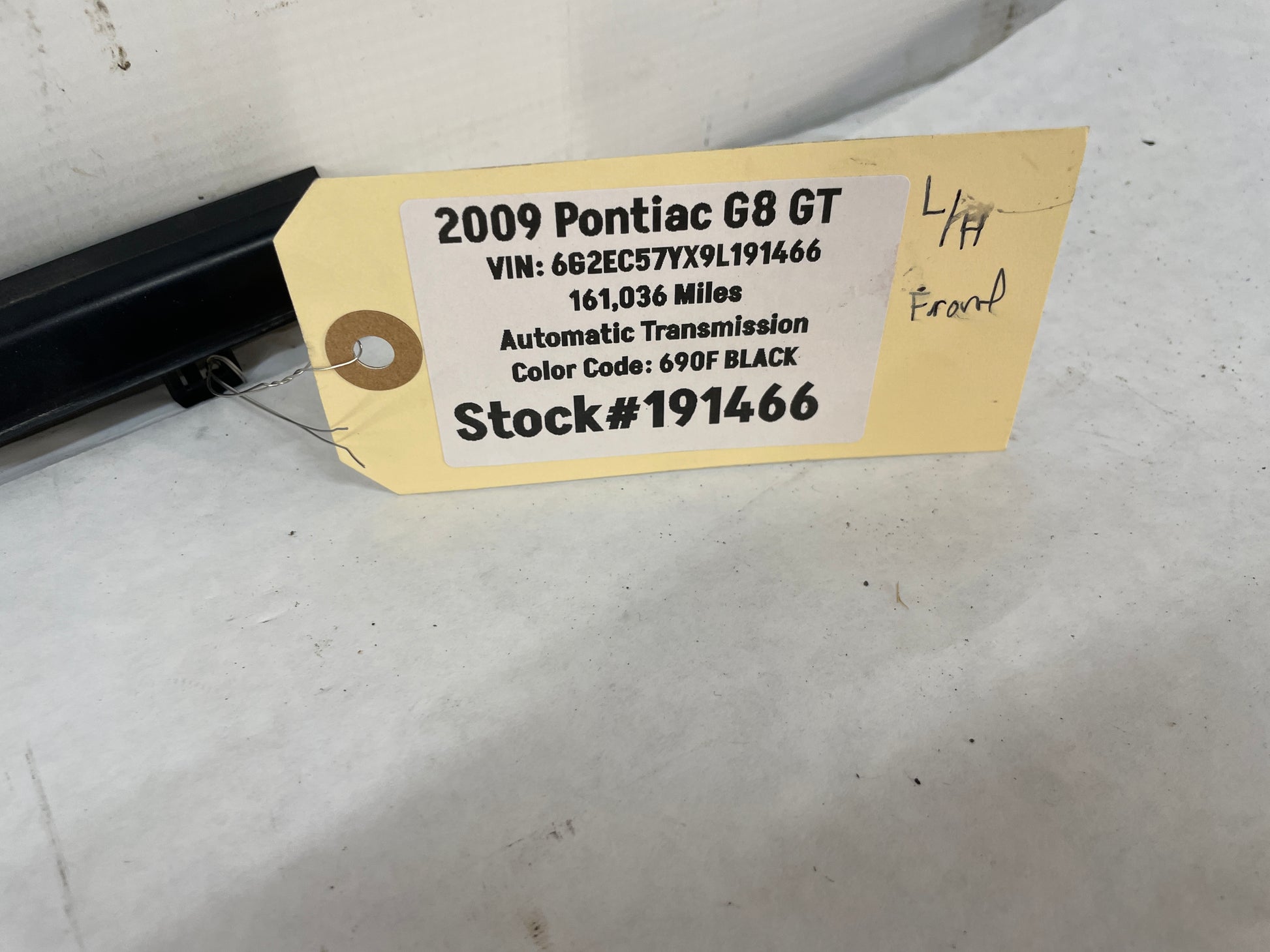 2009 Pontiac G8 GT LH Driver Front Window Door Belt Reveal Molding Trim Black OEM - Day's Parts Yard