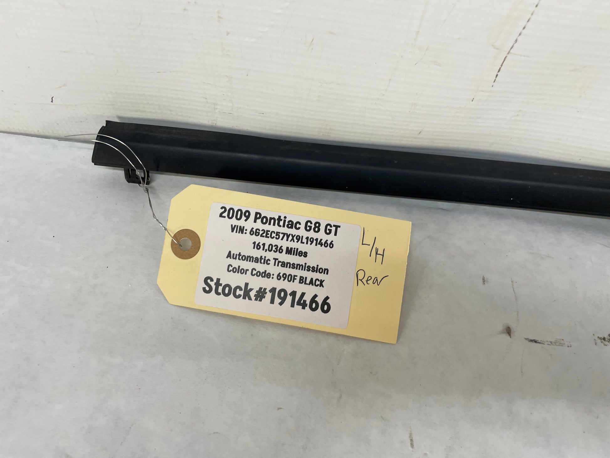 2009 Pontiac G8 GT LH Driver Rear Window Door Belt Reveal Molding Trim Black OEM - Day's Parts Yard