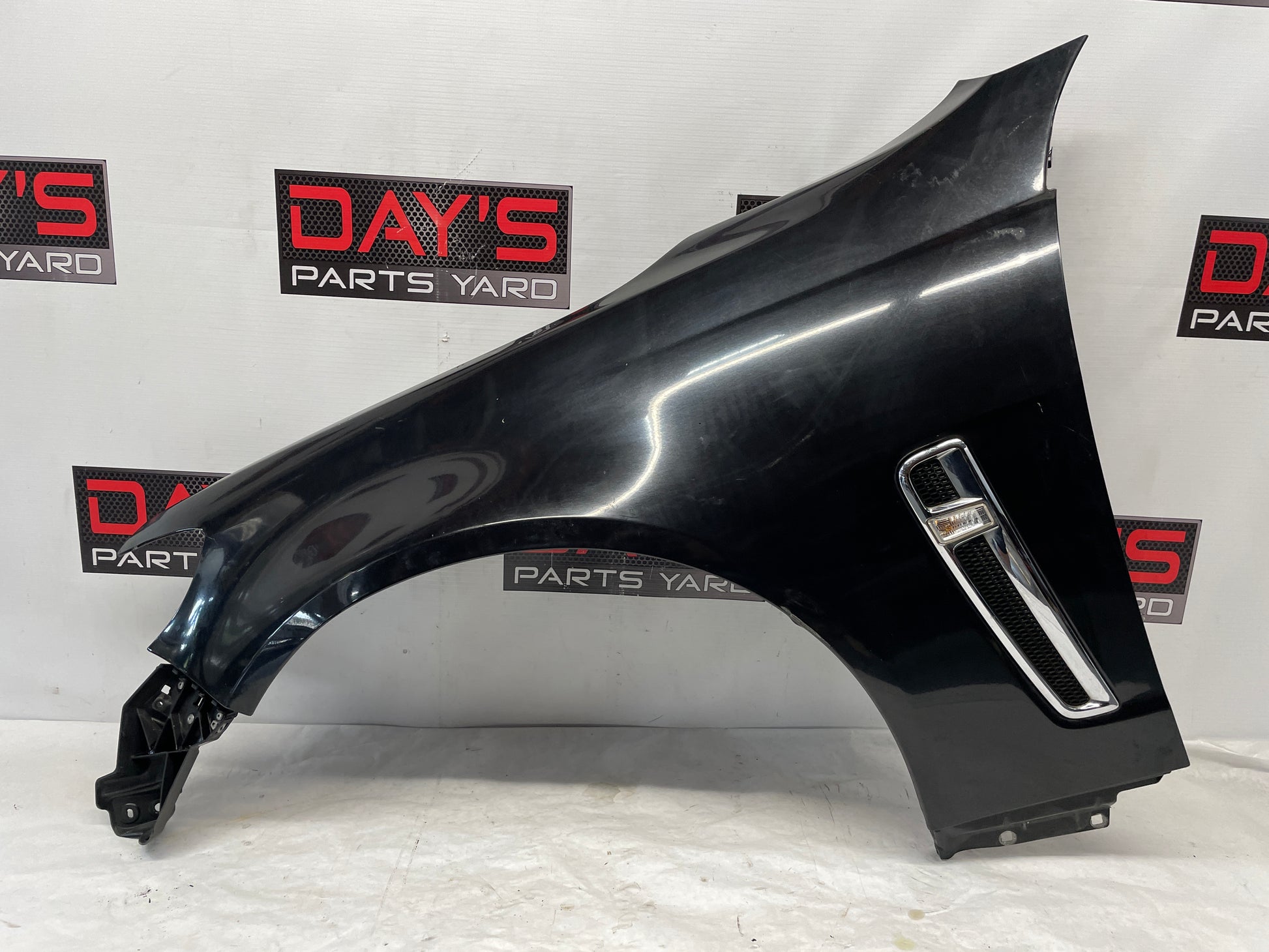 2014 Chevy SS Sedan LH Driver Fender w/ Marker Light & Fender Bracket OEM - Day's Parts Yard