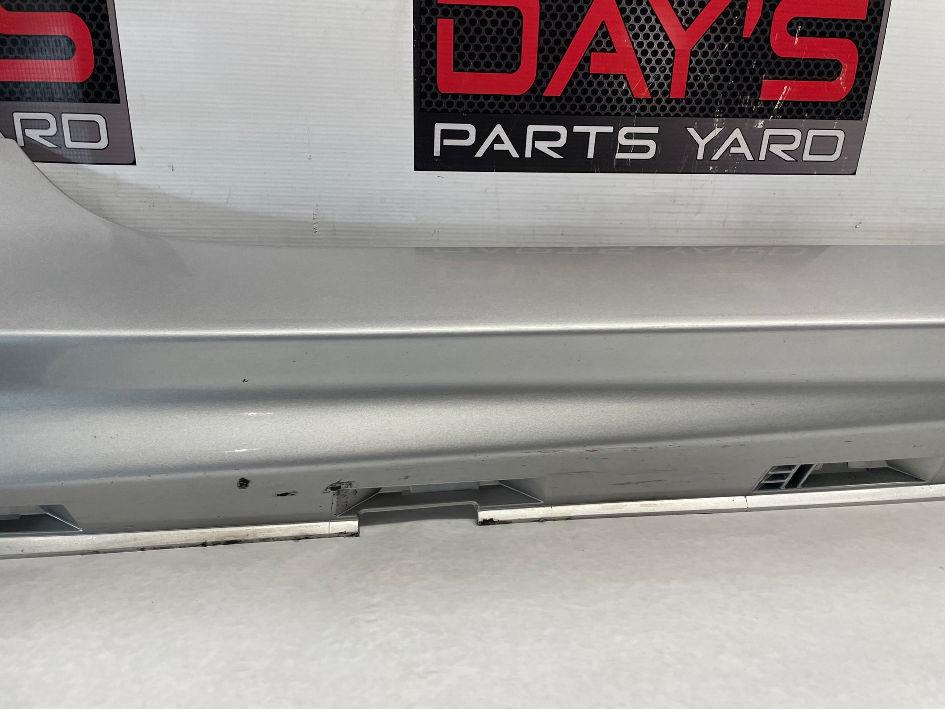 2014 Chevy SS Sedan RH Passenger Rocker Molding Side Skirt Panel Trim OEM - Day's Parts Yard