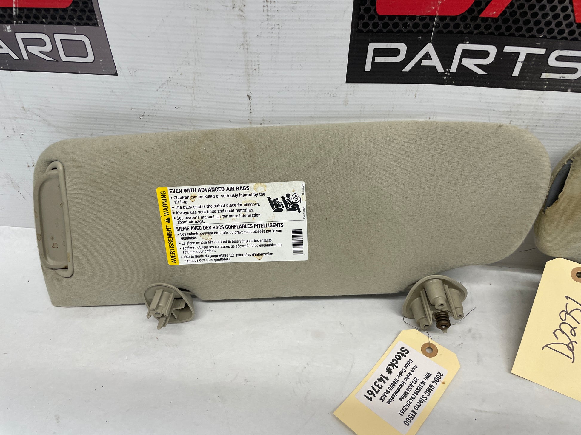 2004 GMC Sierra K1500 RH & LH Sunvisor Sun Visor Shade w/ Clips OEM - Day's Parts Yard
