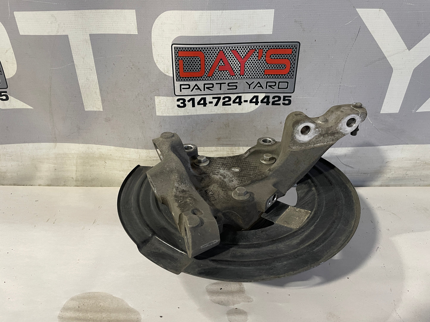 2014 Chevy SS Sedan Front LH Driver Spindle Hub Knuckle Assembly OEM - Day's Parts Yard