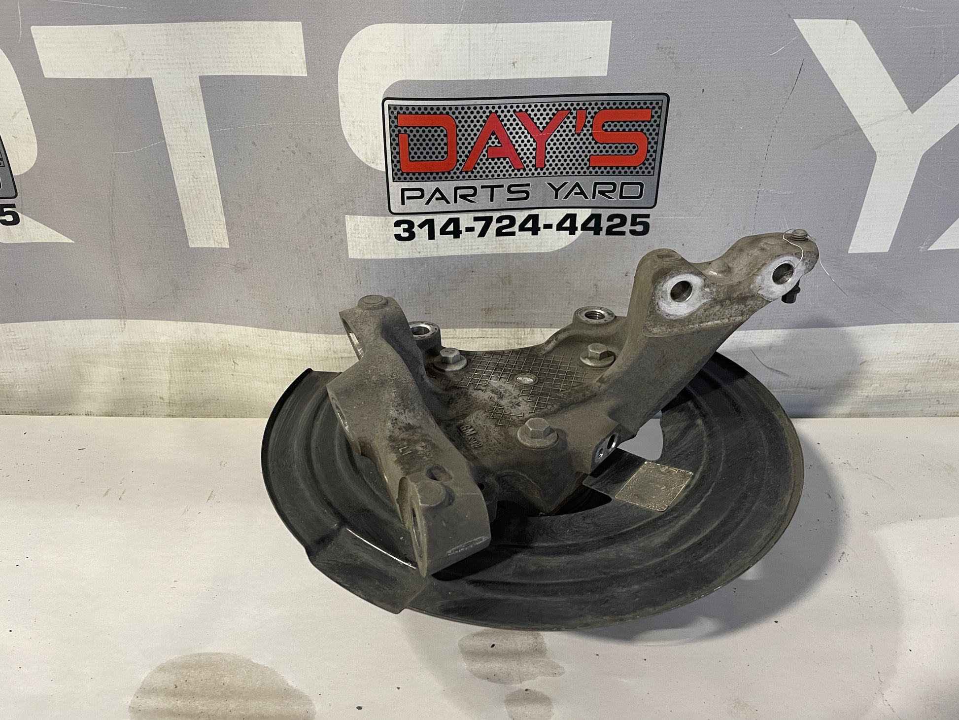 2014 Chevy SS Sedan Front LH Driver Spindle Hub Knuckle Assembly OEM - Day's Parts Yard