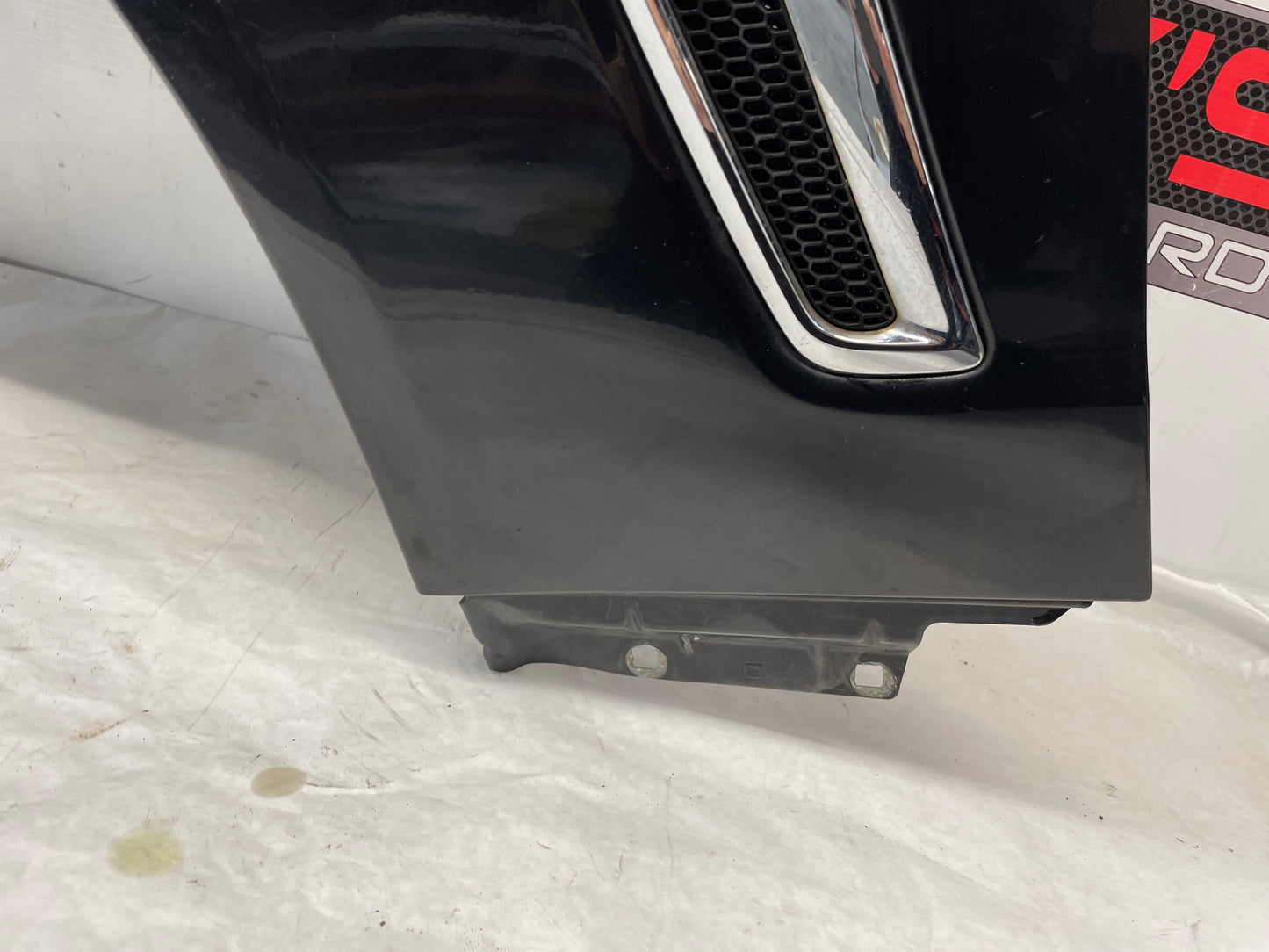 2014 Chevy SS Sedan LH Driver Fender w/ Marker Light & Fender Bracket OEM - Day's Parts Yard