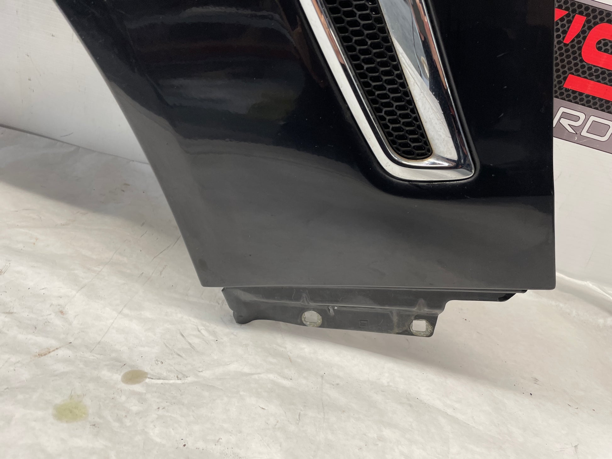 2014 Chevy SS Sedan LH Driver Fender w/ Marker Light & Fender Bracket OEM - Day's Parts Yard