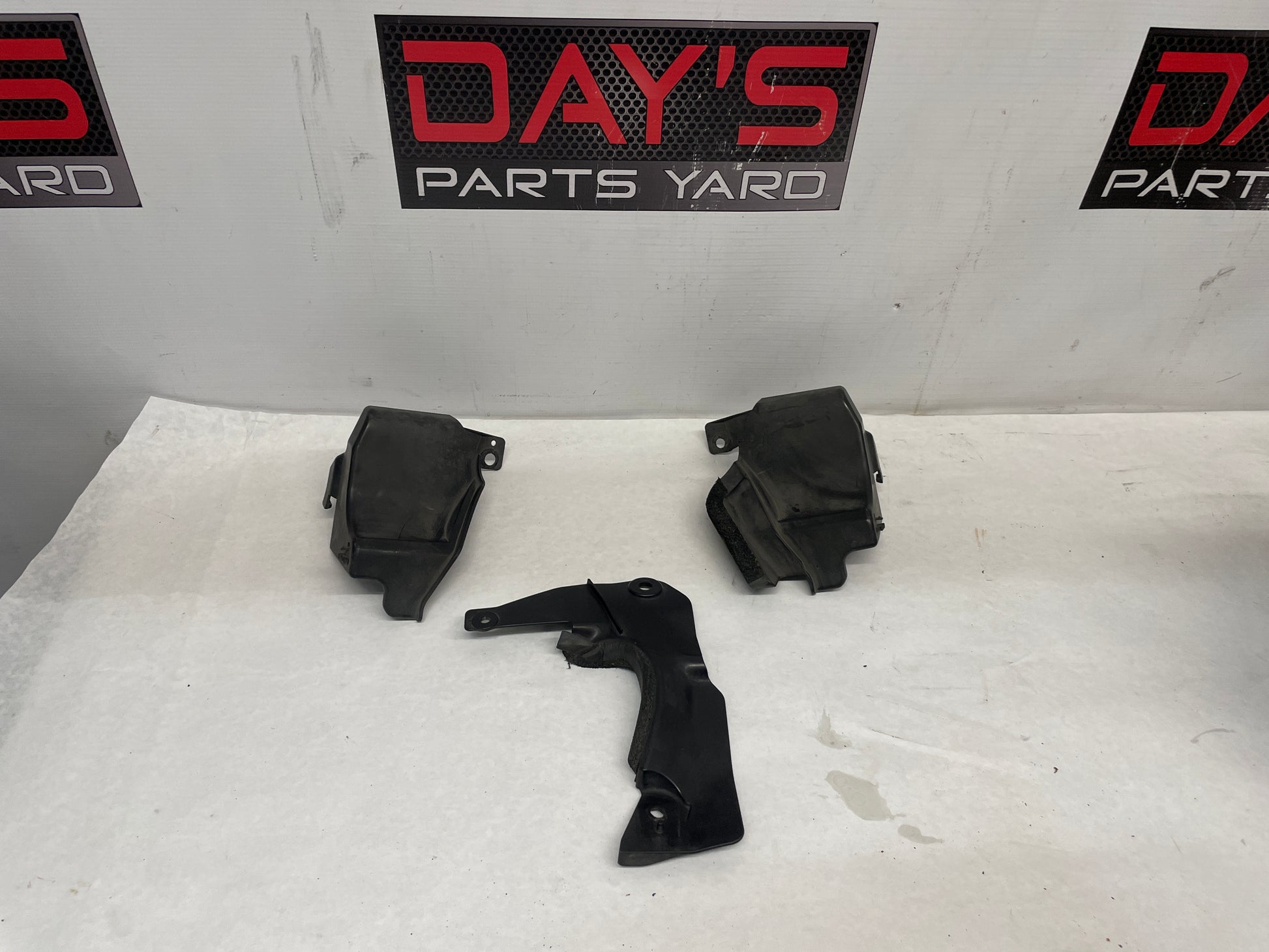 2014 Chevy SS Sedan Radiator Support Splash Shields Air Inlet Baffle OEM - Day's Parts Yard