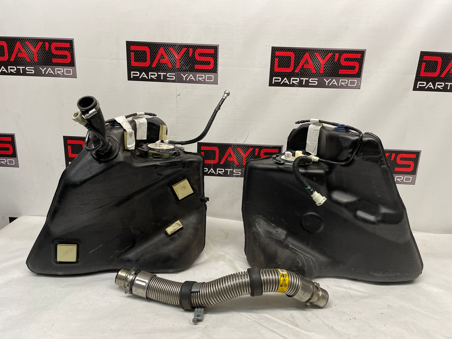 2011 Chevy C6 Corvette Grand Sport RH & LH Fuel Gas Tank w/ Pumps & Crossover Tube OEM