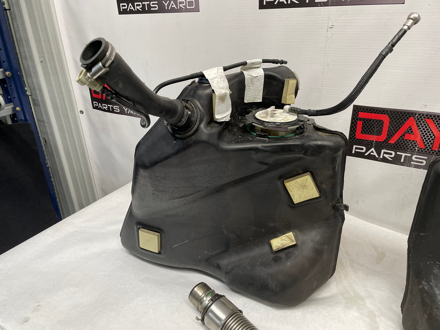 2011 Chevy C6 Corvette Grand Sport RH & LH Fuel Gas Tank w/ Pumps & Crossover Tube OEM