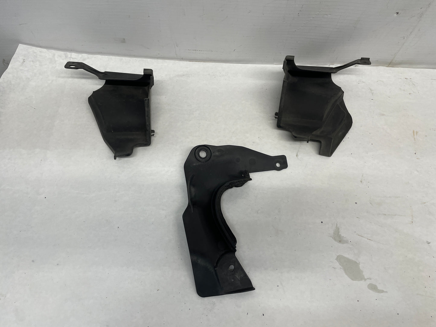 2014 Chevy SS Sedan Radiator Support Splash Shields Air Inlet Baffle OEM - Day's Parts Yard