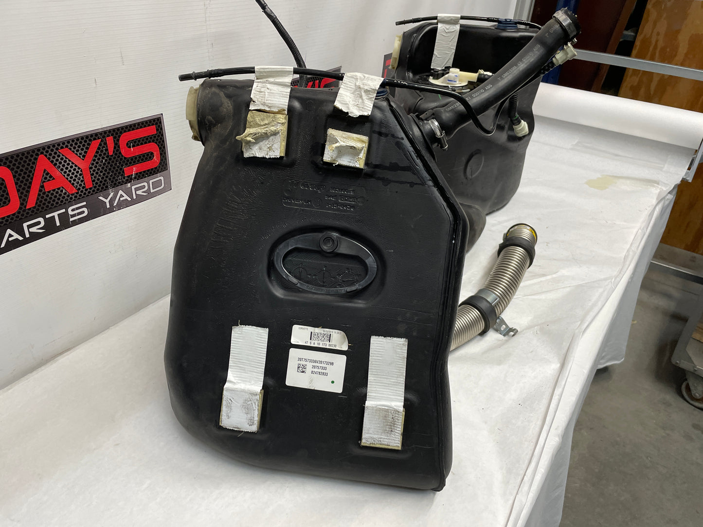 2011 Chevy C6 Corvette Grand Sport RH & LH Fuel Gas Tank w/ Pumps & Crossover Tube OEM