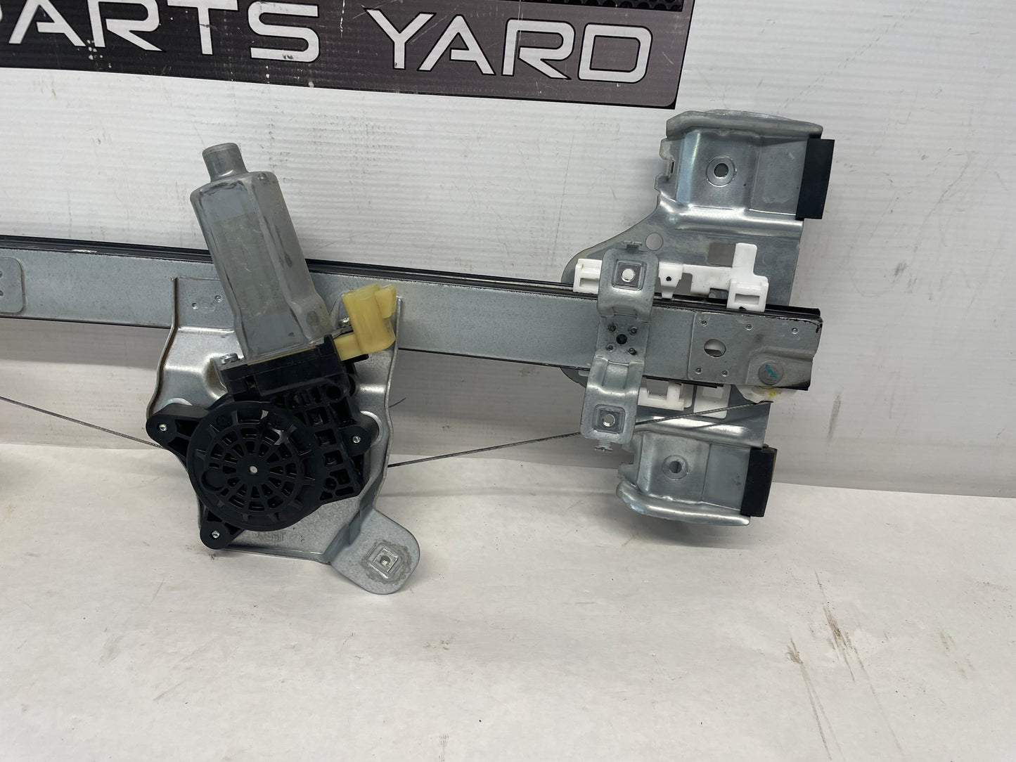 2009 Pontiac G8 GT LH Driver Rear Door Window Regulator Motor OEM