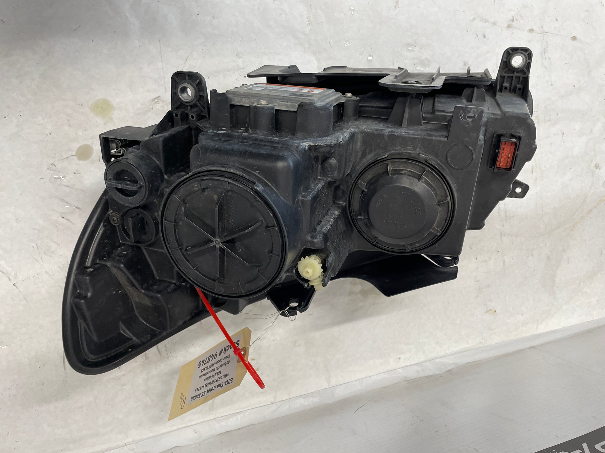 2014 Chevy SS Sedan RH Passenger Head Light Lamp Headlight OEM - Day's Parts Yard