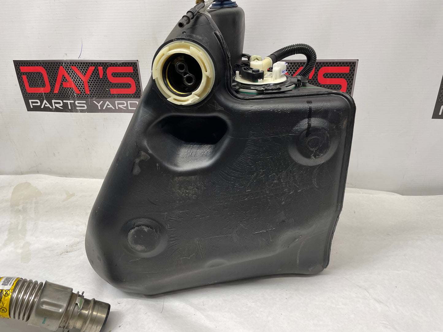 2011 Chevy C6 Corvette Grand Sport RH & LH Fuel Gas Tank w/ Pumps & Crossover Tube OEM