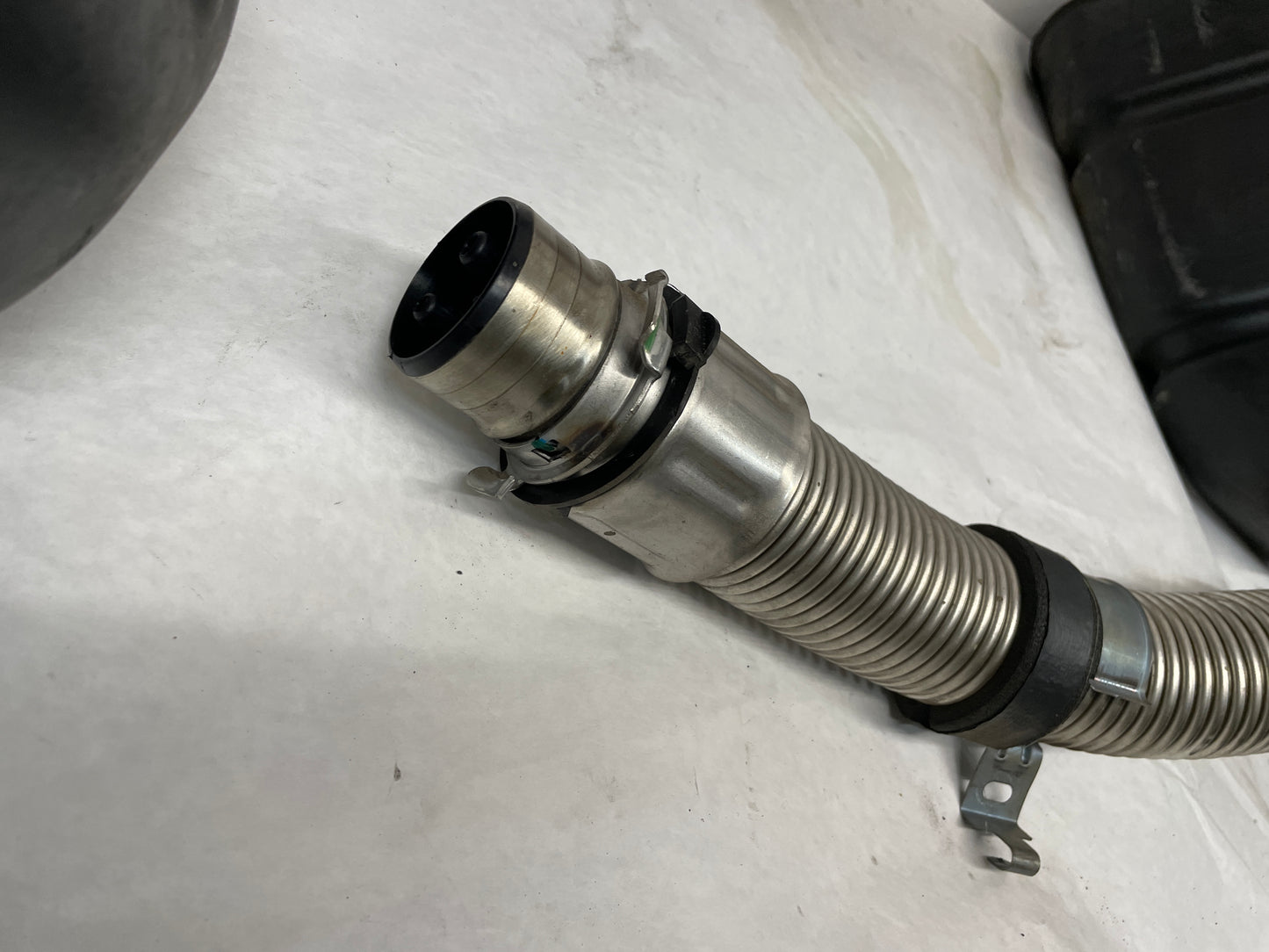 2011 Chevy C6 Corvette Grand Sport RH & LH Fuel Gas Tank w/ Pumps & Crossover Tube OEM