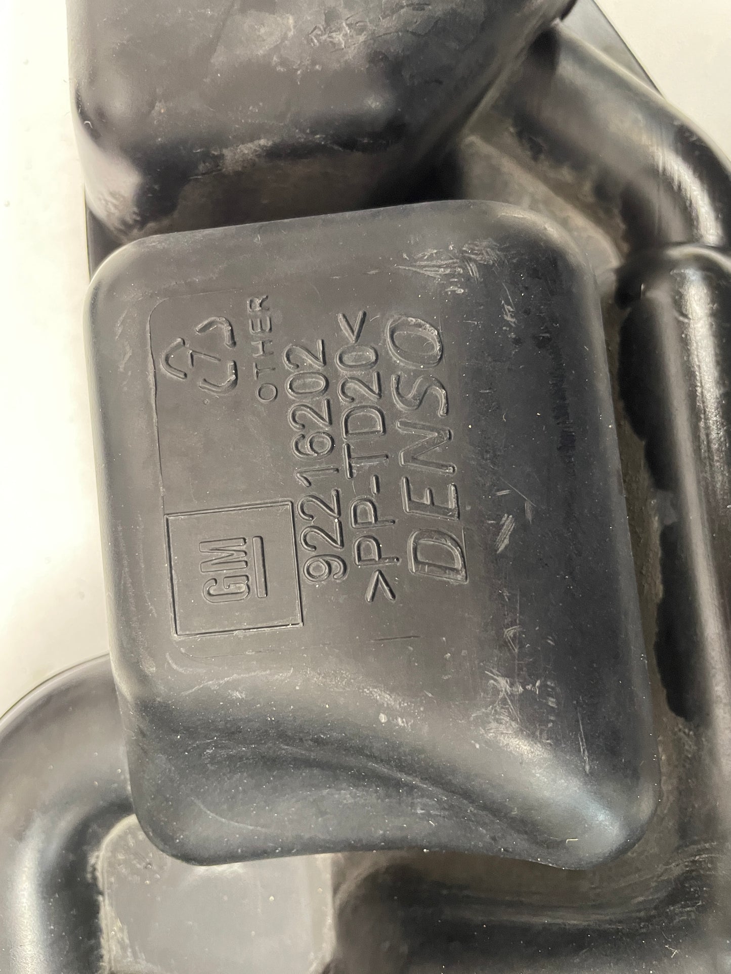 2014 Chevy SS Sedan Factory Air Intake Box Assembly OEM - Day's Parts Yard