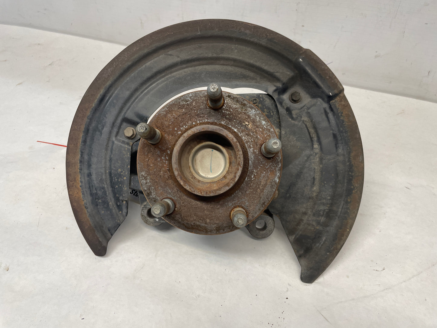 2009 Pontiac G8 GT LH Driver Front Spindle Hub Knuckle Wheel Bearing Assembly OEM