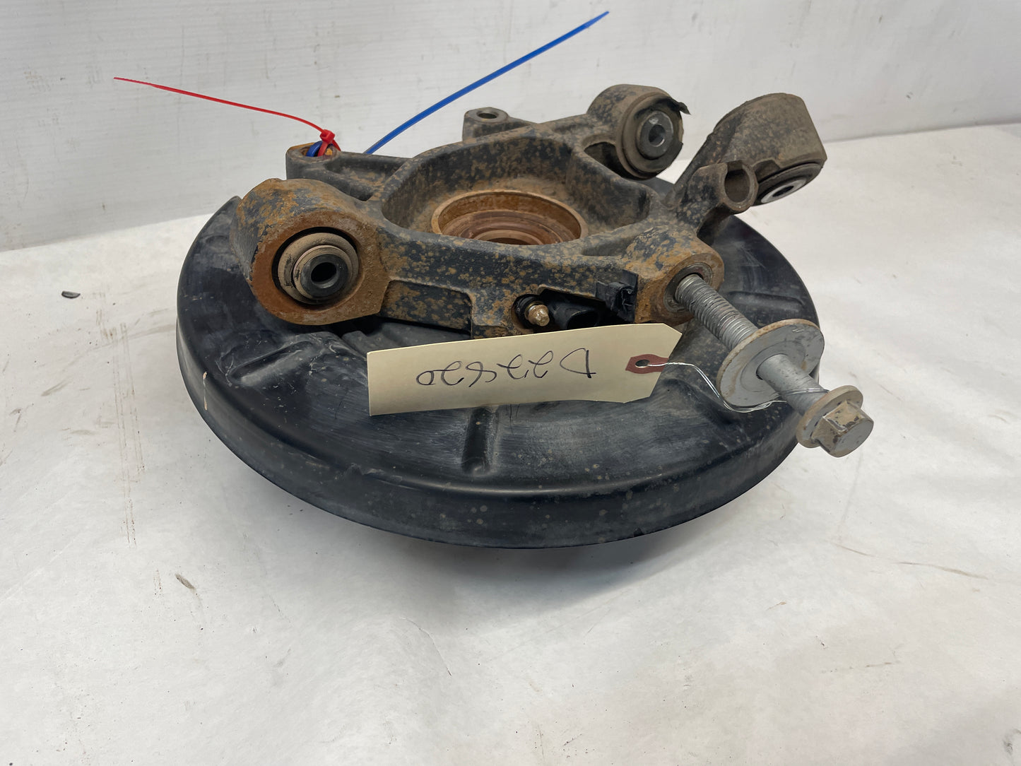 2009 Pontiac G8 GT RH Passenger Rear Spindle Hub Knuckle Assembly Wheel Bearing OEM