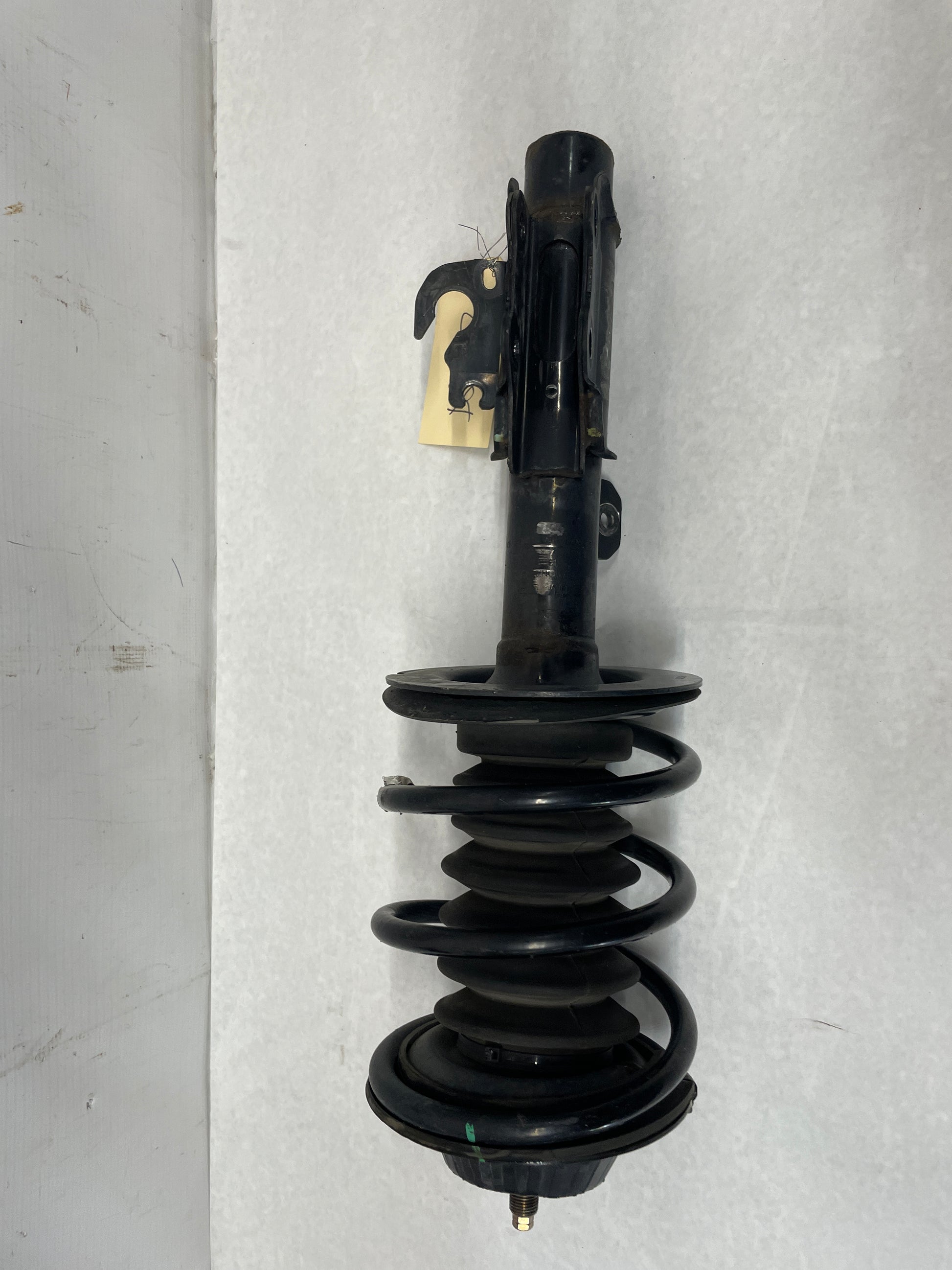 2014 Chevy SS Sedan LH Driver Front Strut Assembly OEM - Day's Parts Yard