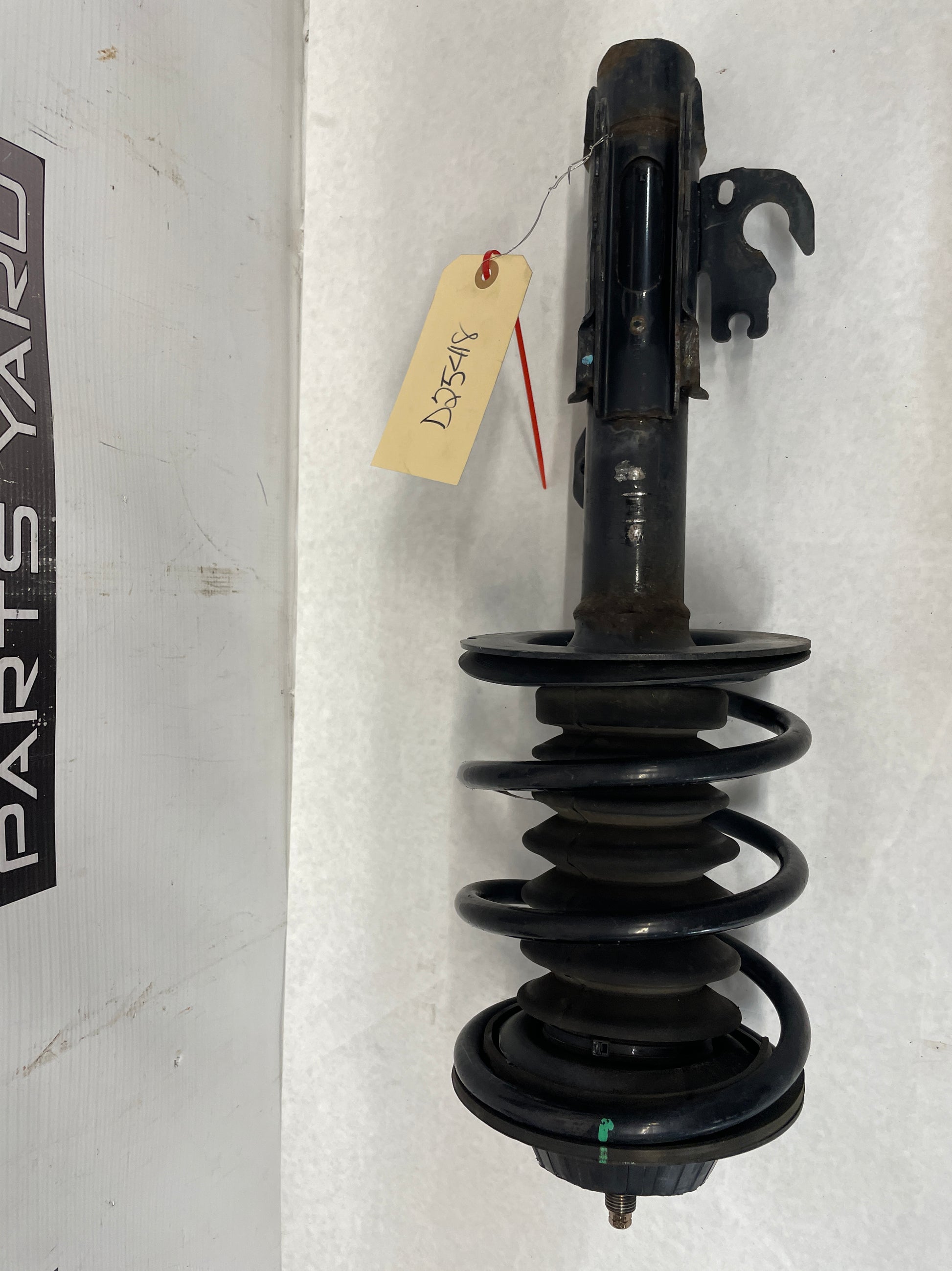 2014 Chevy SS Sedan RH Passenger Front Strut Assembly OEM - Day's Parts Yard