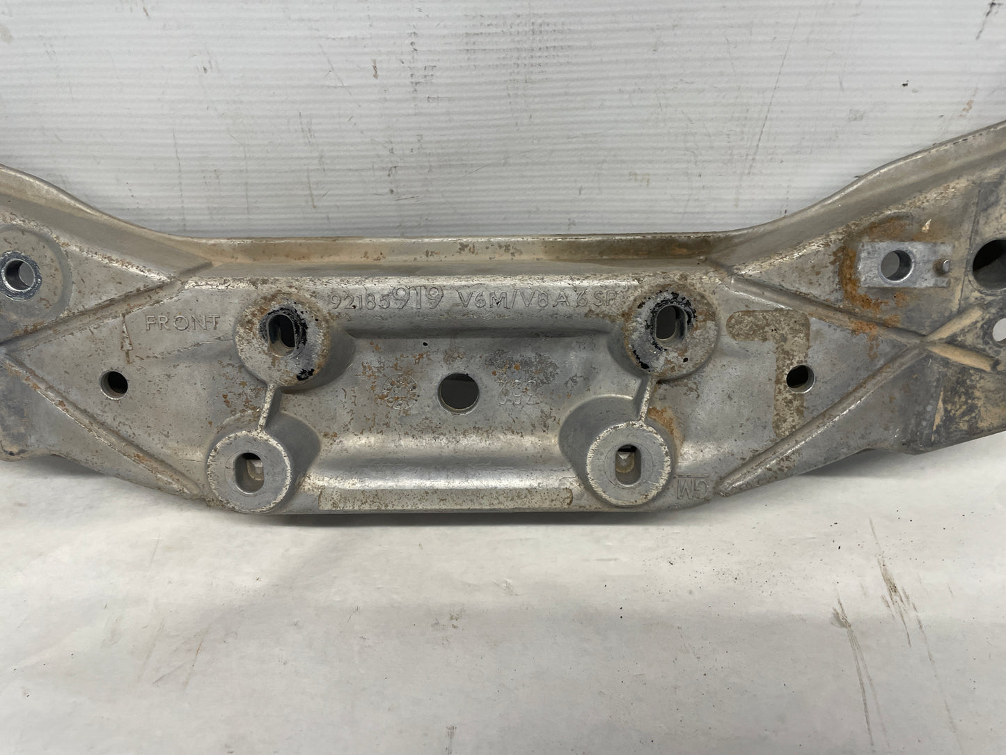 2009 Pontiac G8 GT 6L80E Automatic Transmission Crossmember Bracket Mount Support OEM
