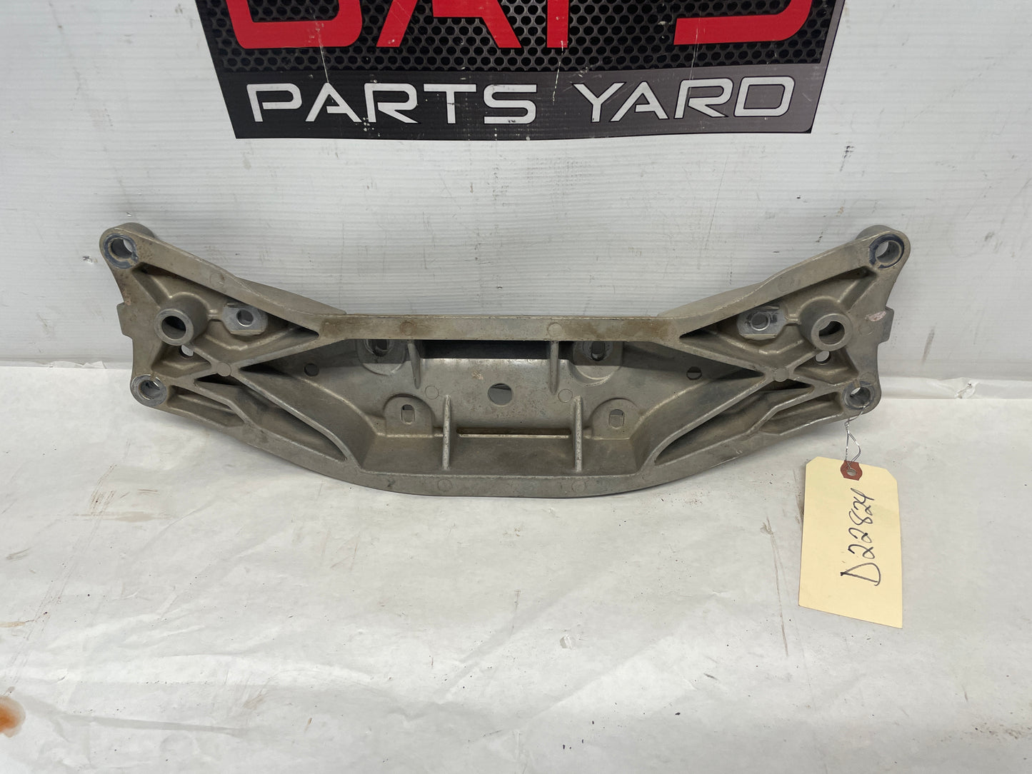 2009 Pontiac G8 GT 6L80E Automatic Transmission Crossmember Bracket Mount Support OEM