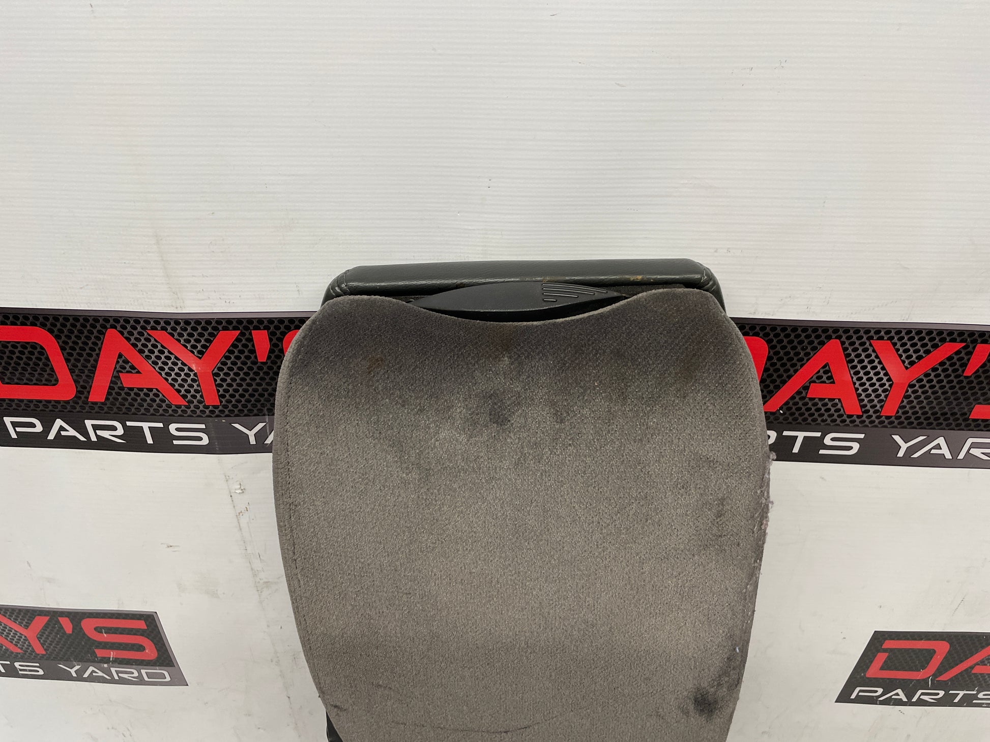 2004 GMC Sierra K1500 Front Center Console Arm Rest Jump Seat Grey Cloth OEM - Day's Parts Yard