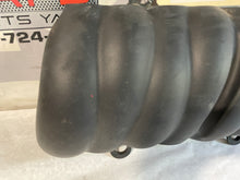 2009 Pontiac G8 GT Intake Manifold Cover OEM - Day's Parts Yard