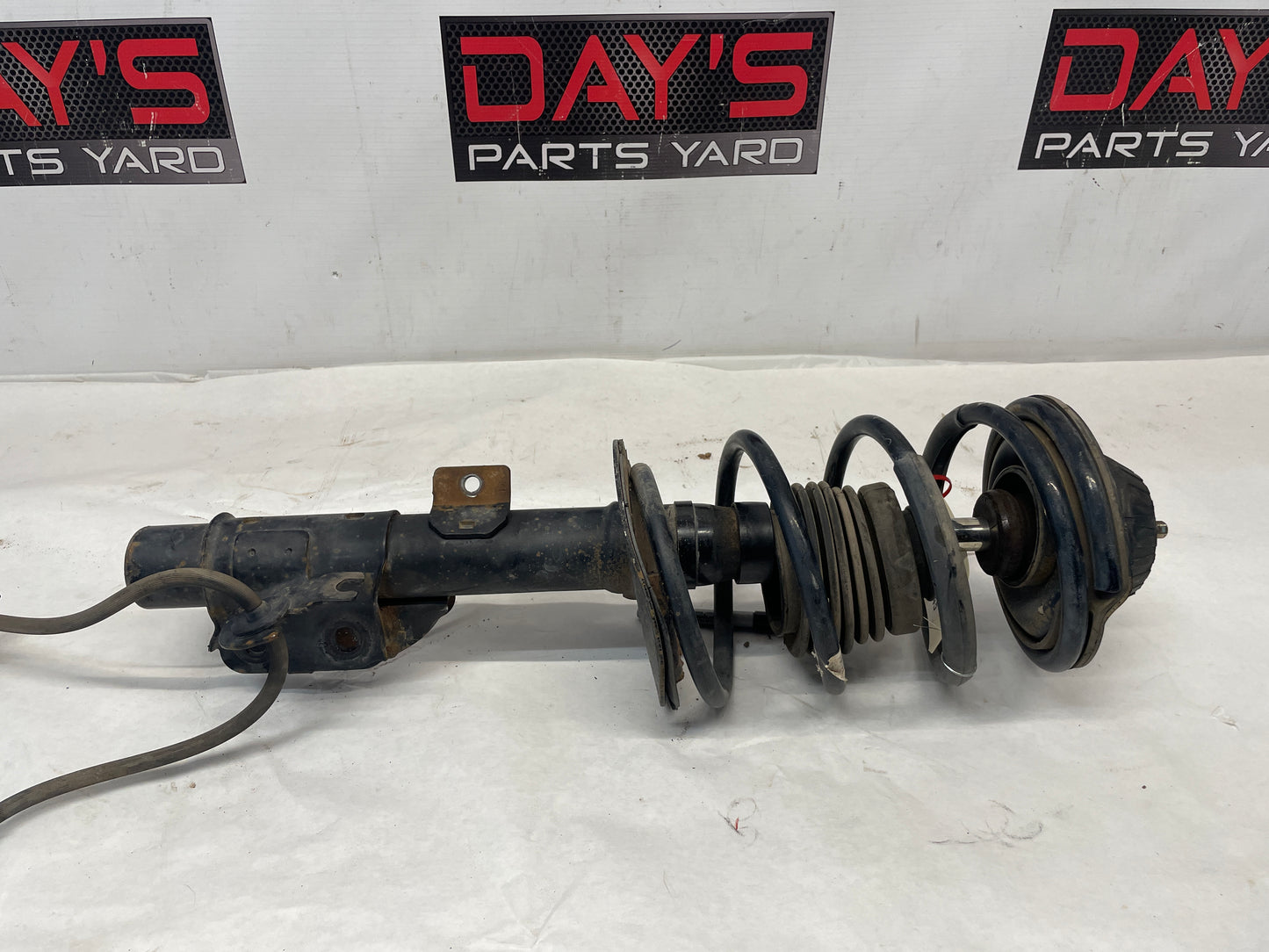 2009 Pontiac G8 GT RH Passenger Front Strut Assembly OEM