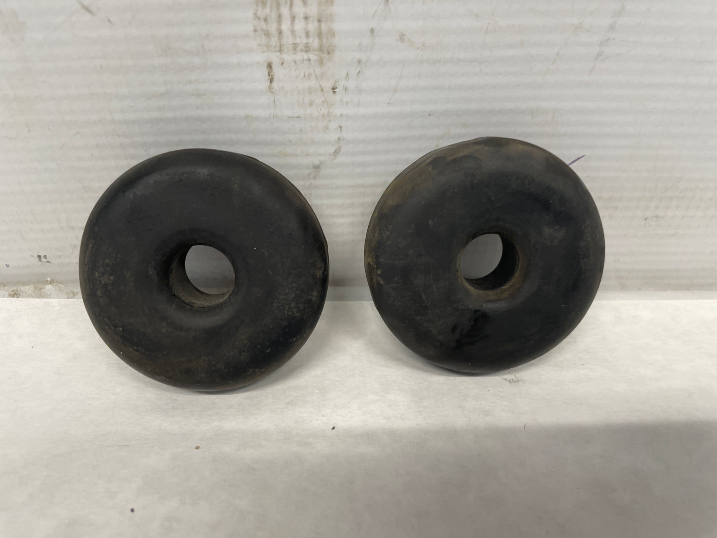 2006 Pontiac GTO Upper Radiator Side Rubber Bushings OEM - Day's Parts Yard