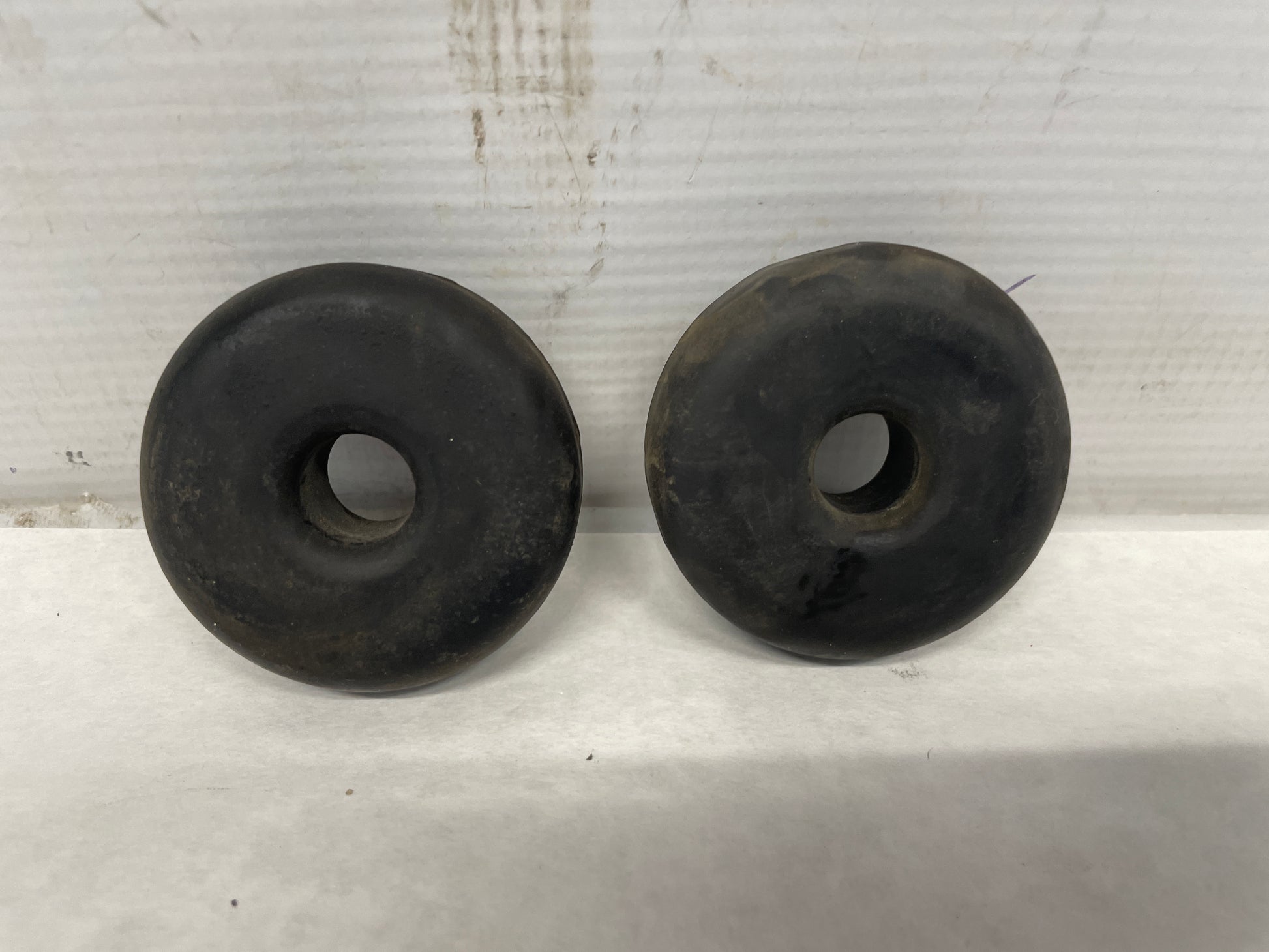 2006 Pontiac GTO Upper Radiator Bushings OEM - Day's Parts Yard