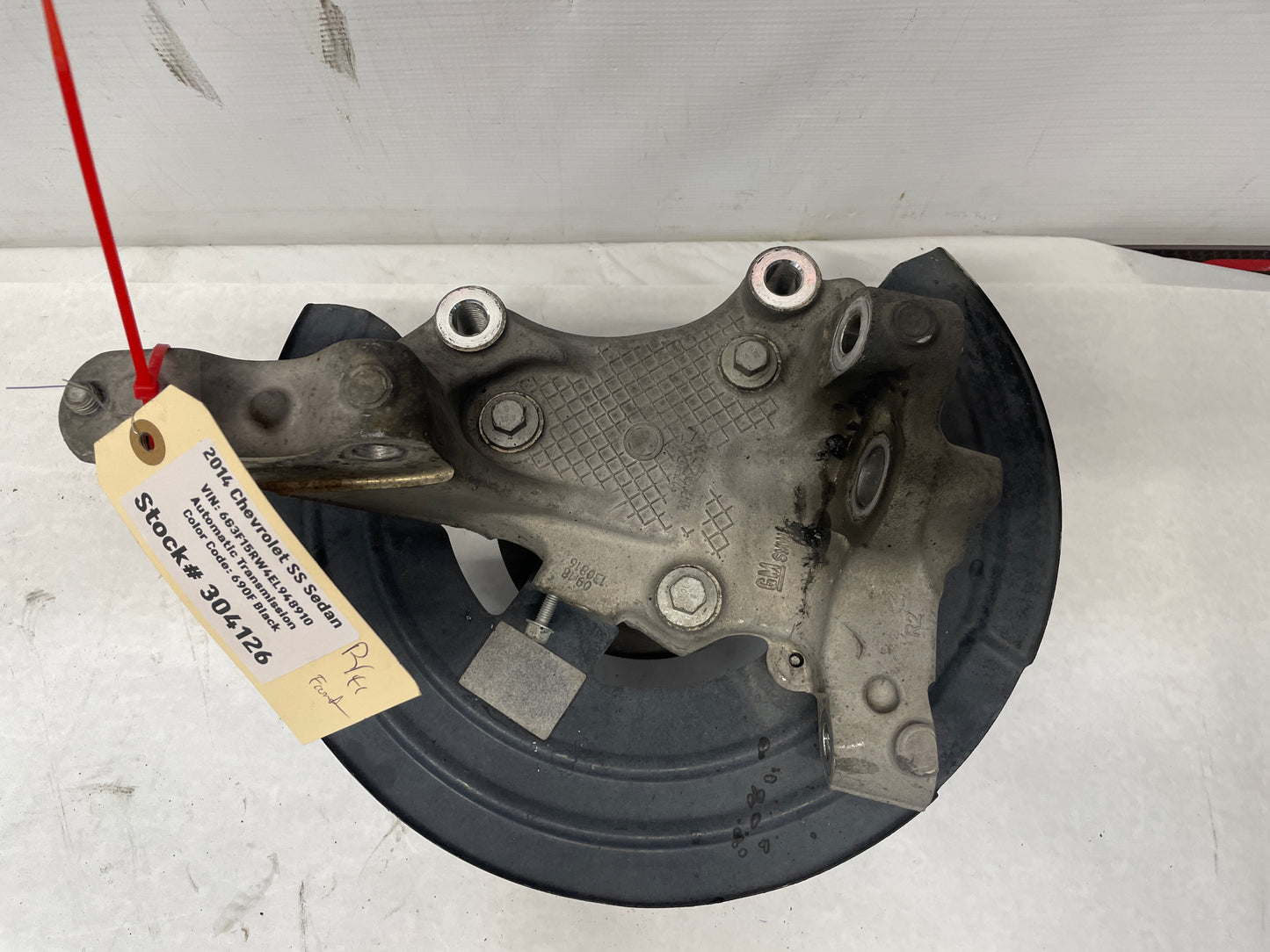 2014 Chevy SS Sedan RH Passenger Front Spindle Hub Knuckle Wheel Bearing Assembly OEM - Day's Parts Yard