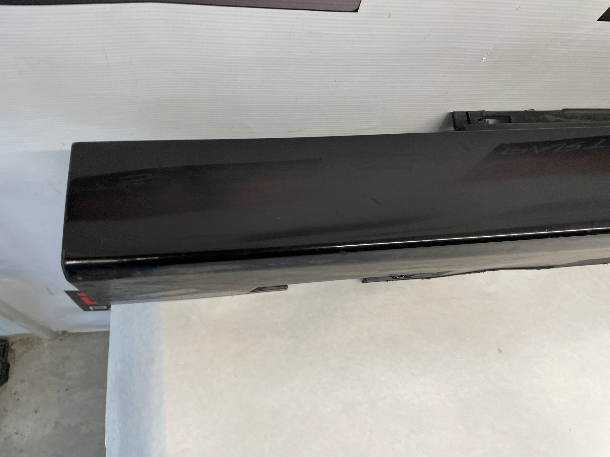 2014 Chevy SS Sedan LH Driver Rocker Molding Side Skirt Panel Black OEM - Day's Parts Yard