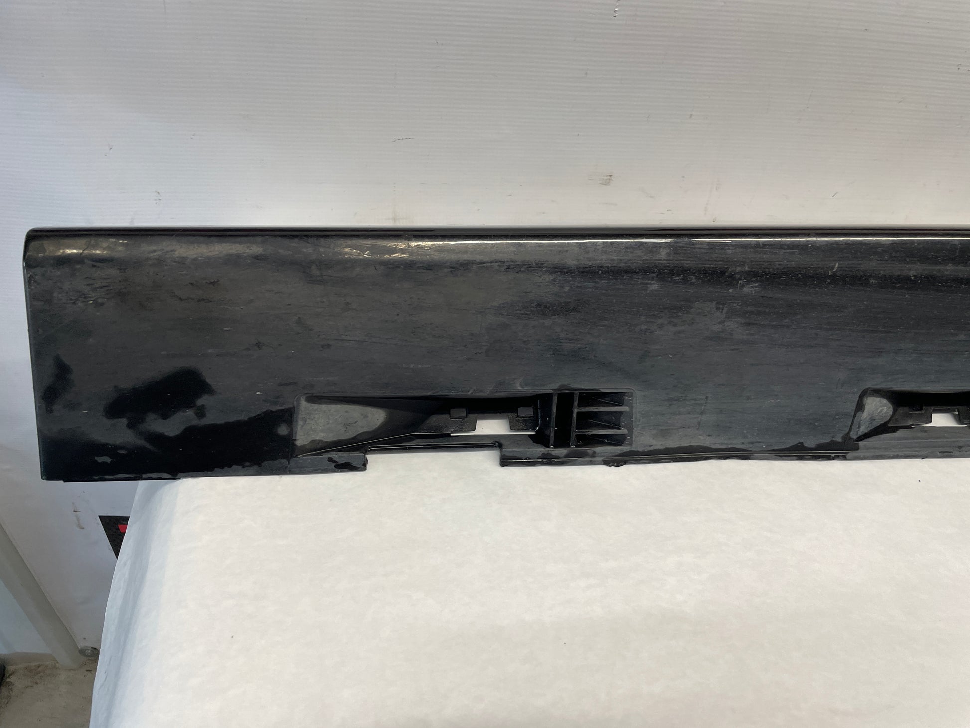 2014 Chevy SS Sedan LH Driver Rocker Molding Side Skirt Panel Black OEM - Day's Parts Yard