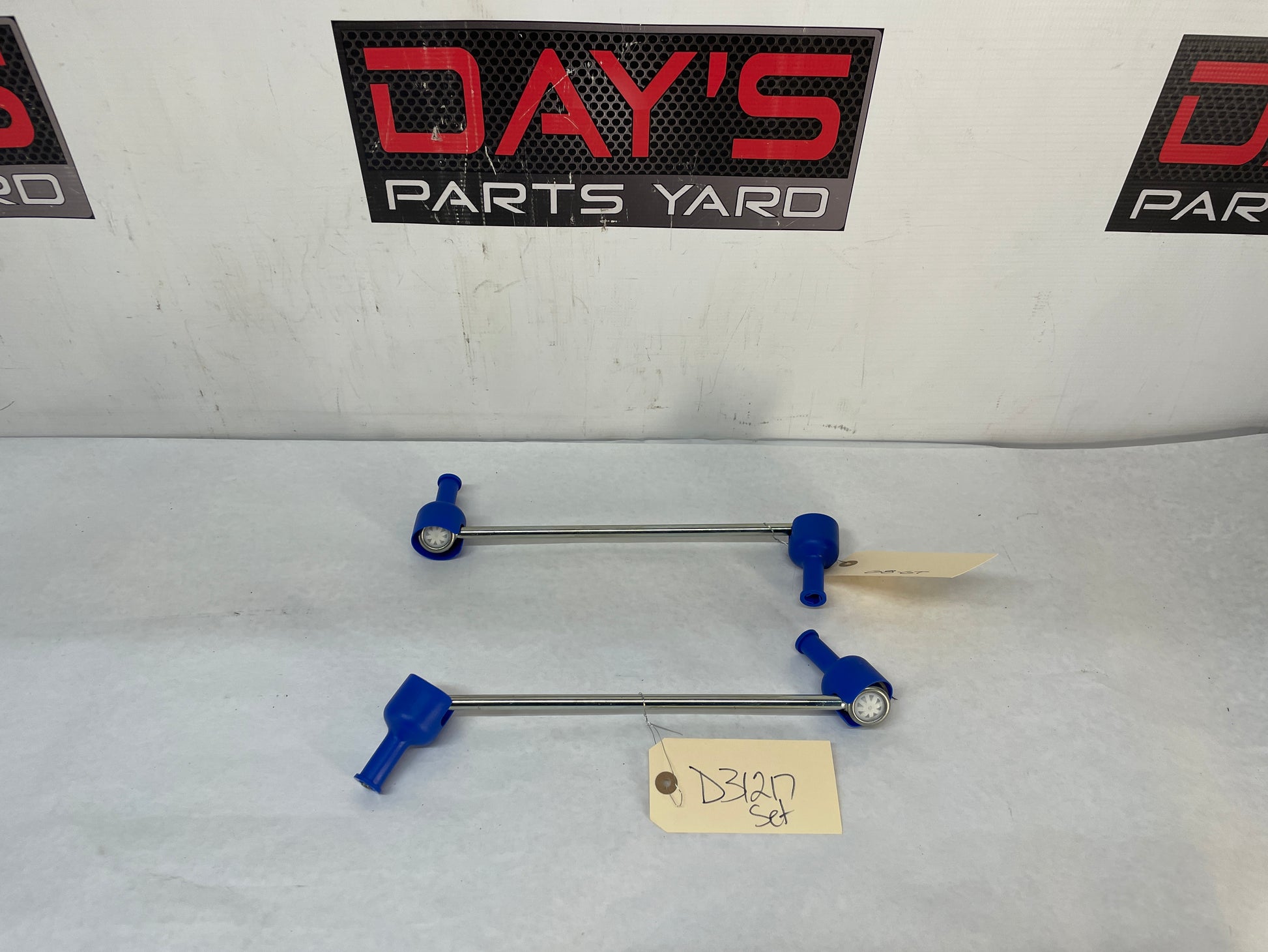 2009 Pontiac G8 GT RH & LH Sway Bar End Links OEM - Day's Parts Yard