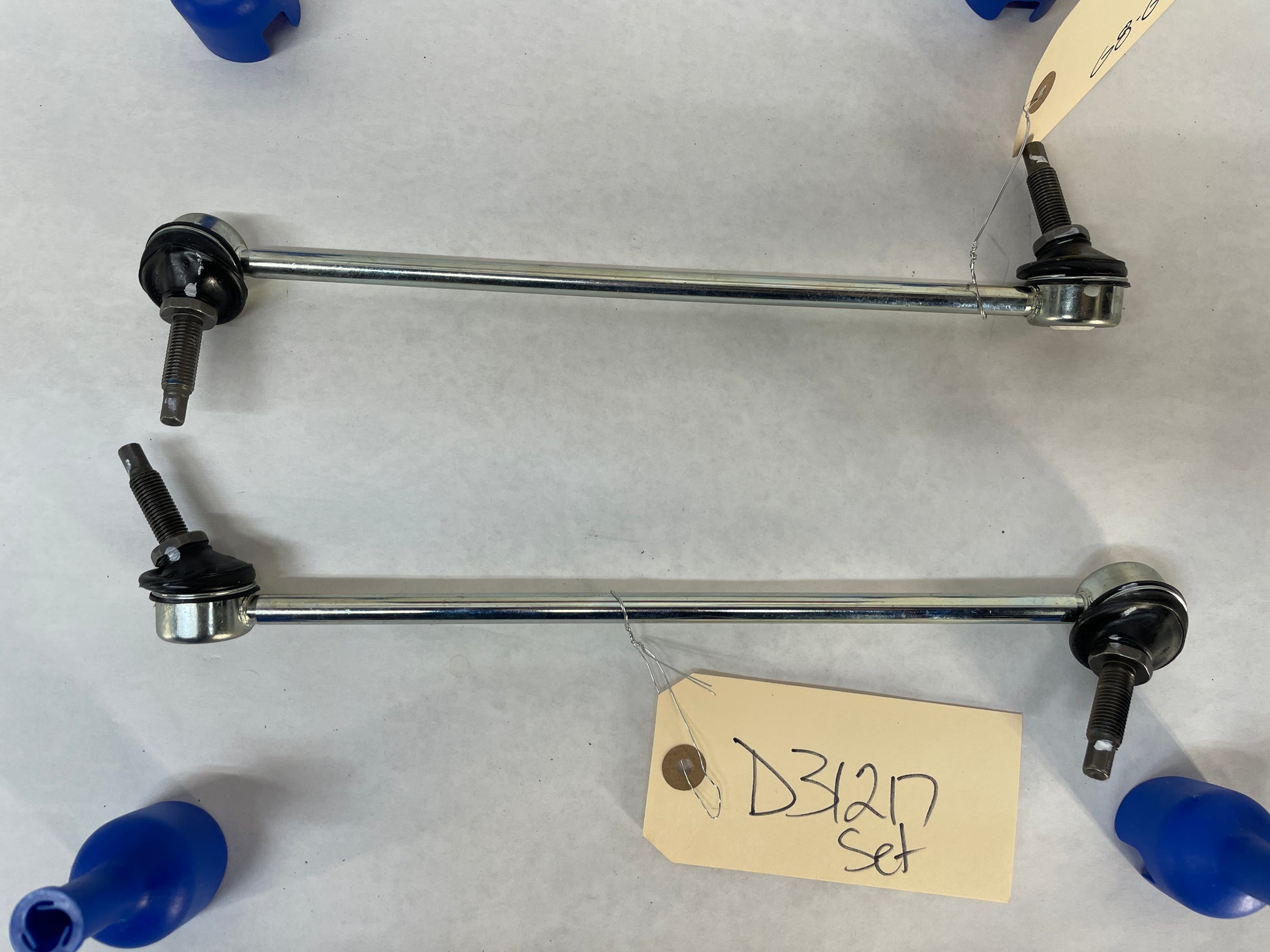 2009 Pontiac G8 GT RH & LH Sway Bar End Links OEM - Day's Parts Yard