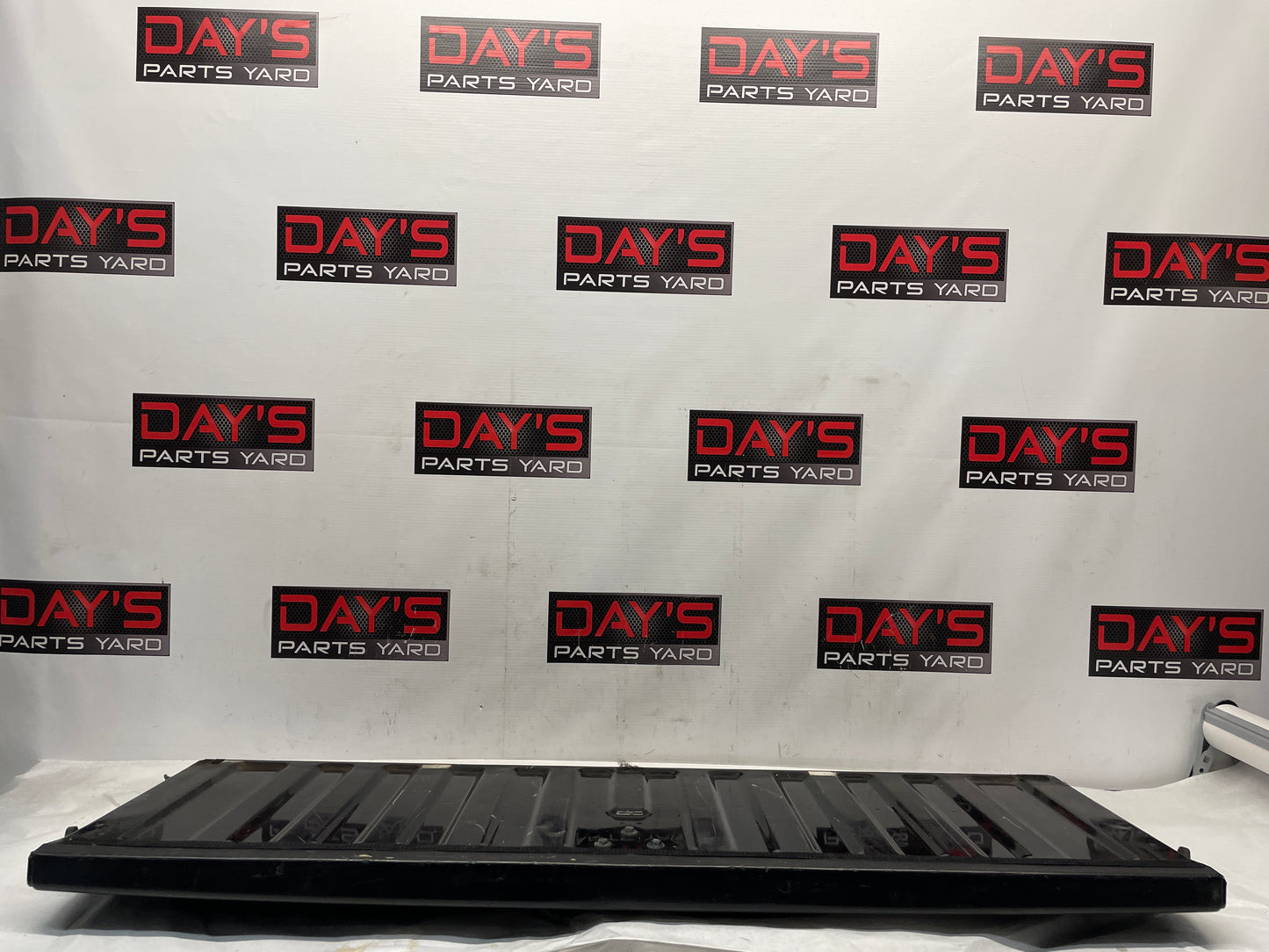 2004 GMC Sierra K1500 Tailgate Tail Gate OEM - Day's Parts Yard