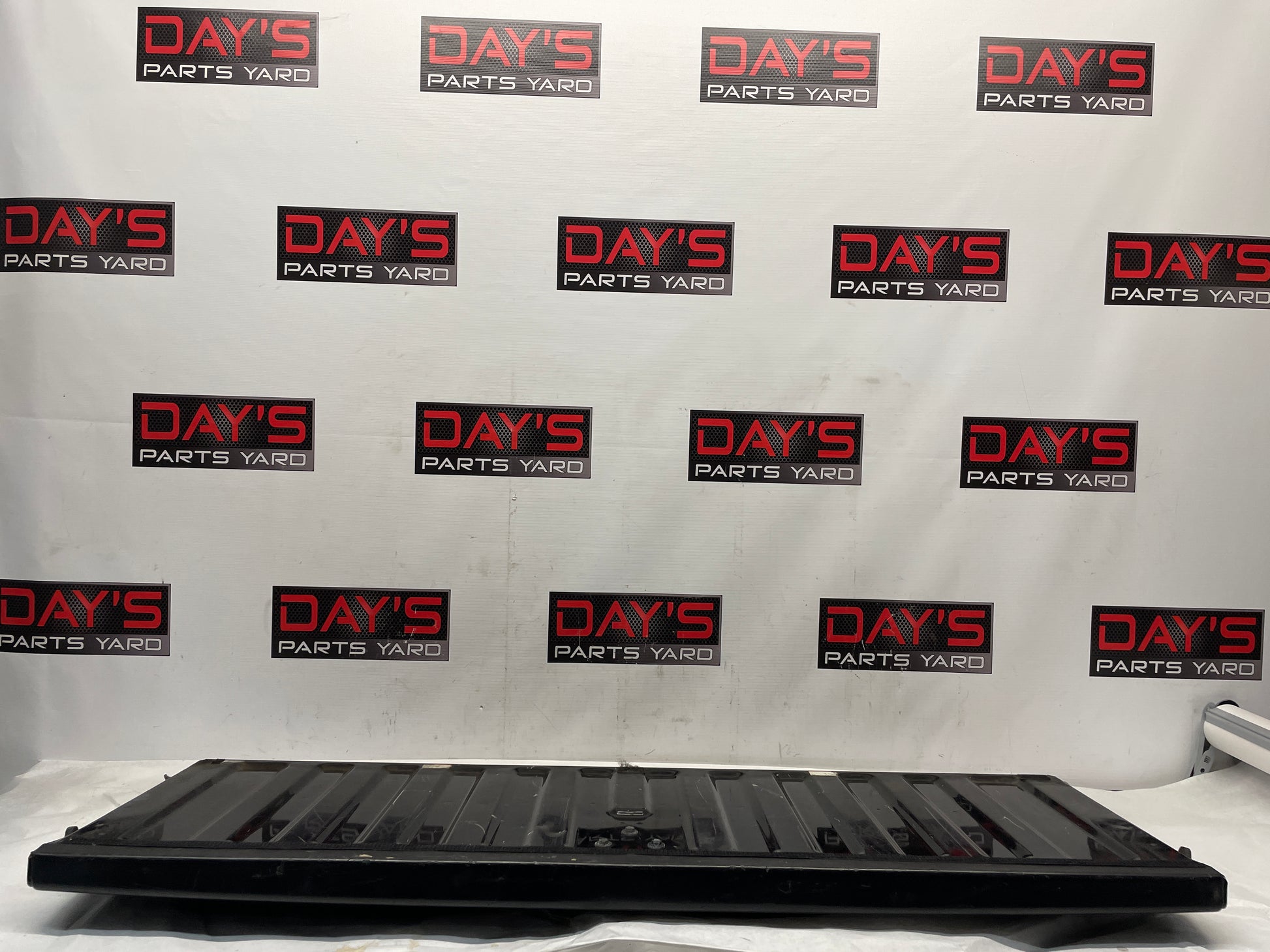 2004 GMC Sierra K1500 Tailgate Tail Gate OEM - Day's Parts Yard