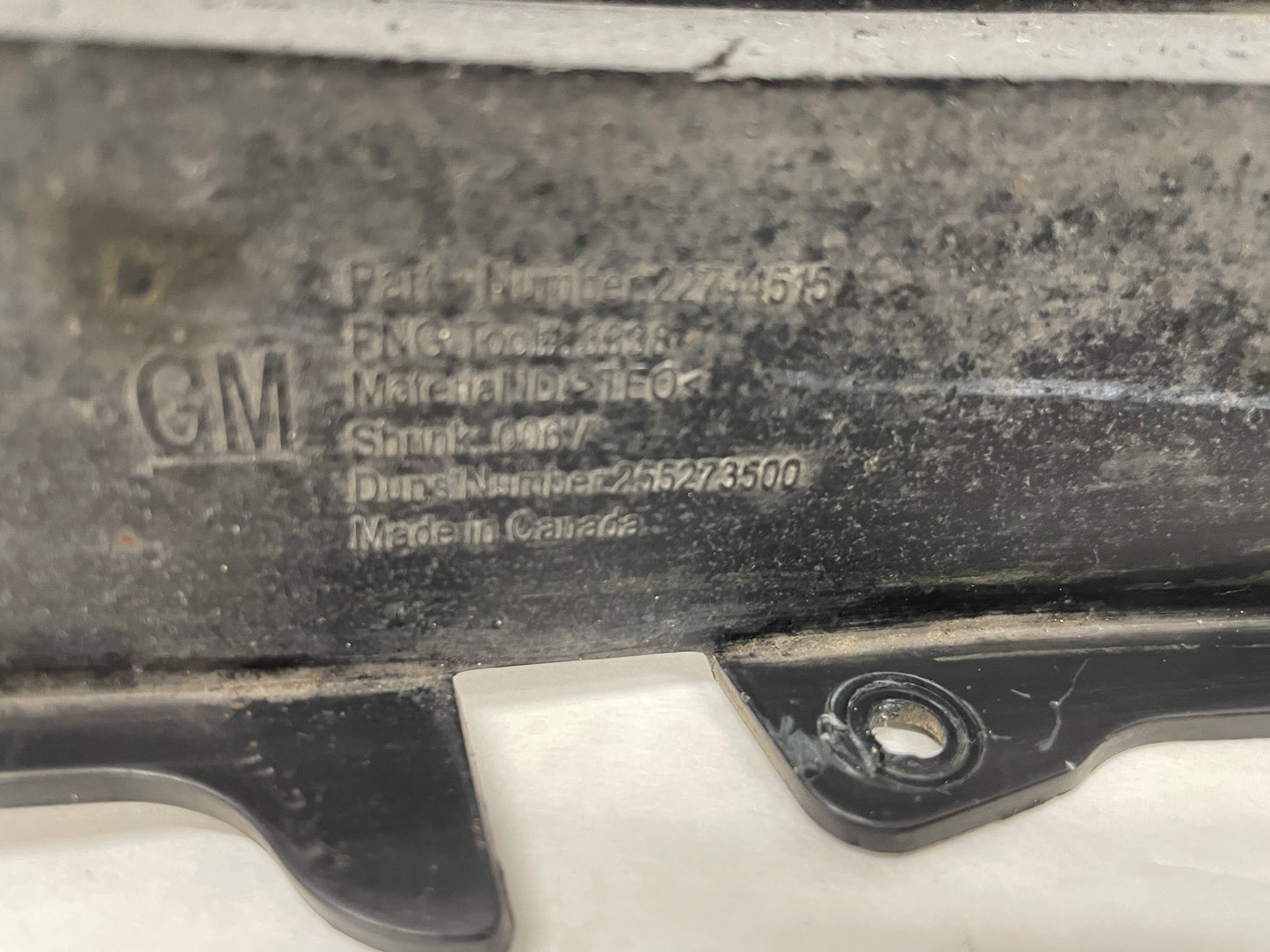 2013 Chevy Camaro ZL1  RH & LH Rear Bumper Splash Shield Wheel Well Trim Molding OEM