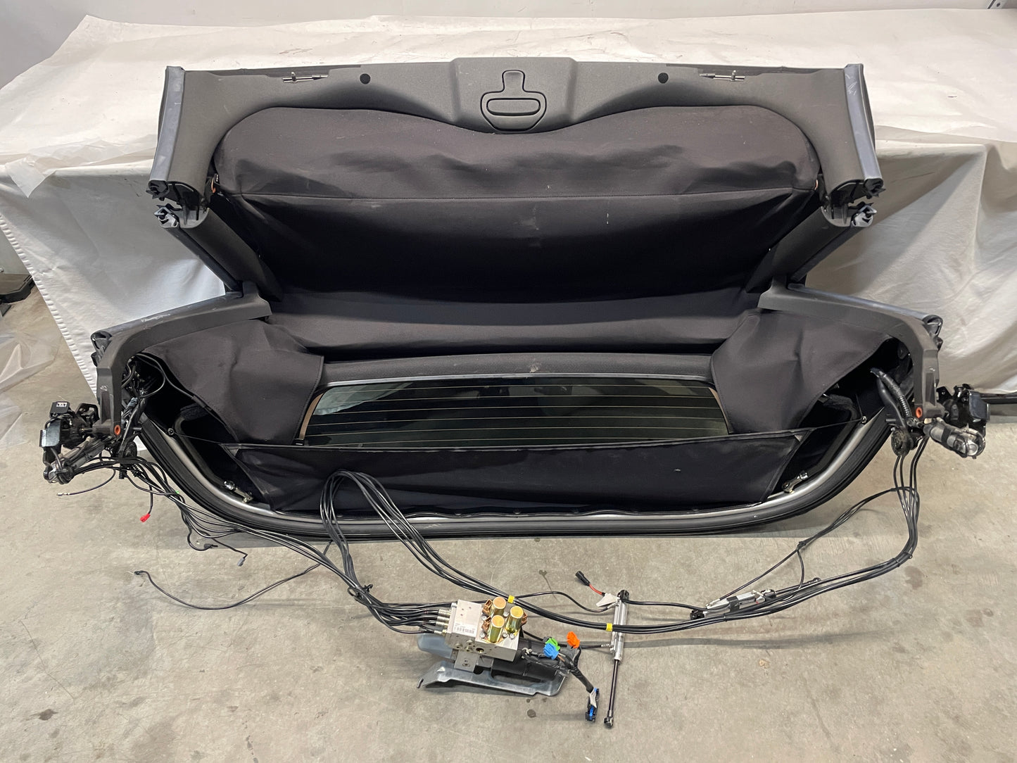 2005 Chevy C6 Corvette Convertible Soft Top w/ Hydraulic Pump Black OEM - Day's Parts Yard